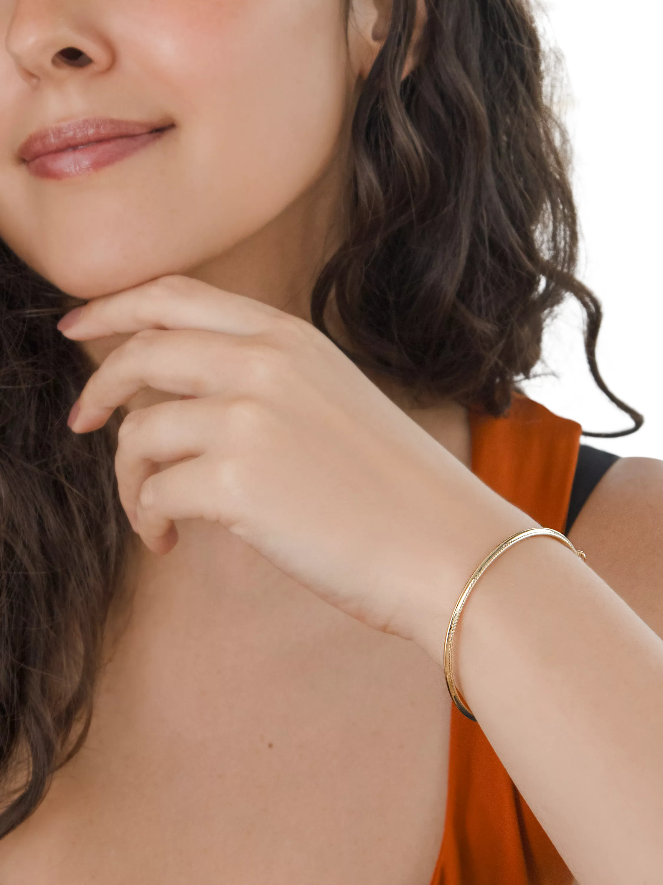 IBB 9ct gold patterned edge bangle - British product