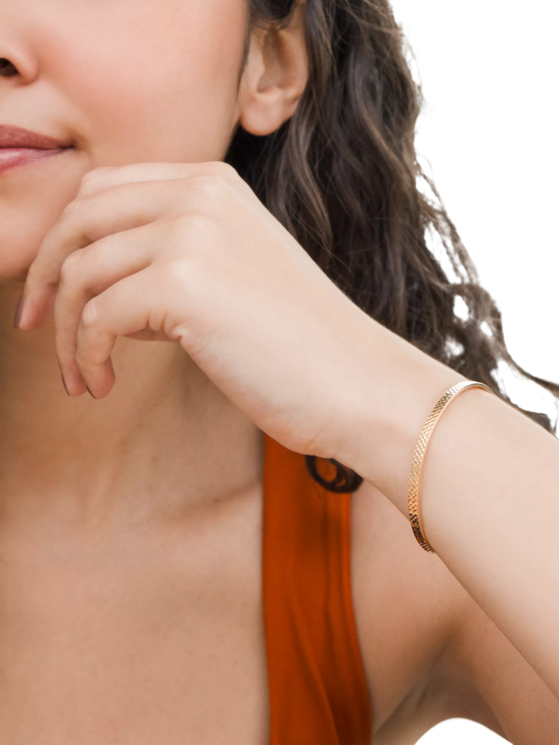 IBB 9ct gold diamond cut flat tube bangle (British brand)