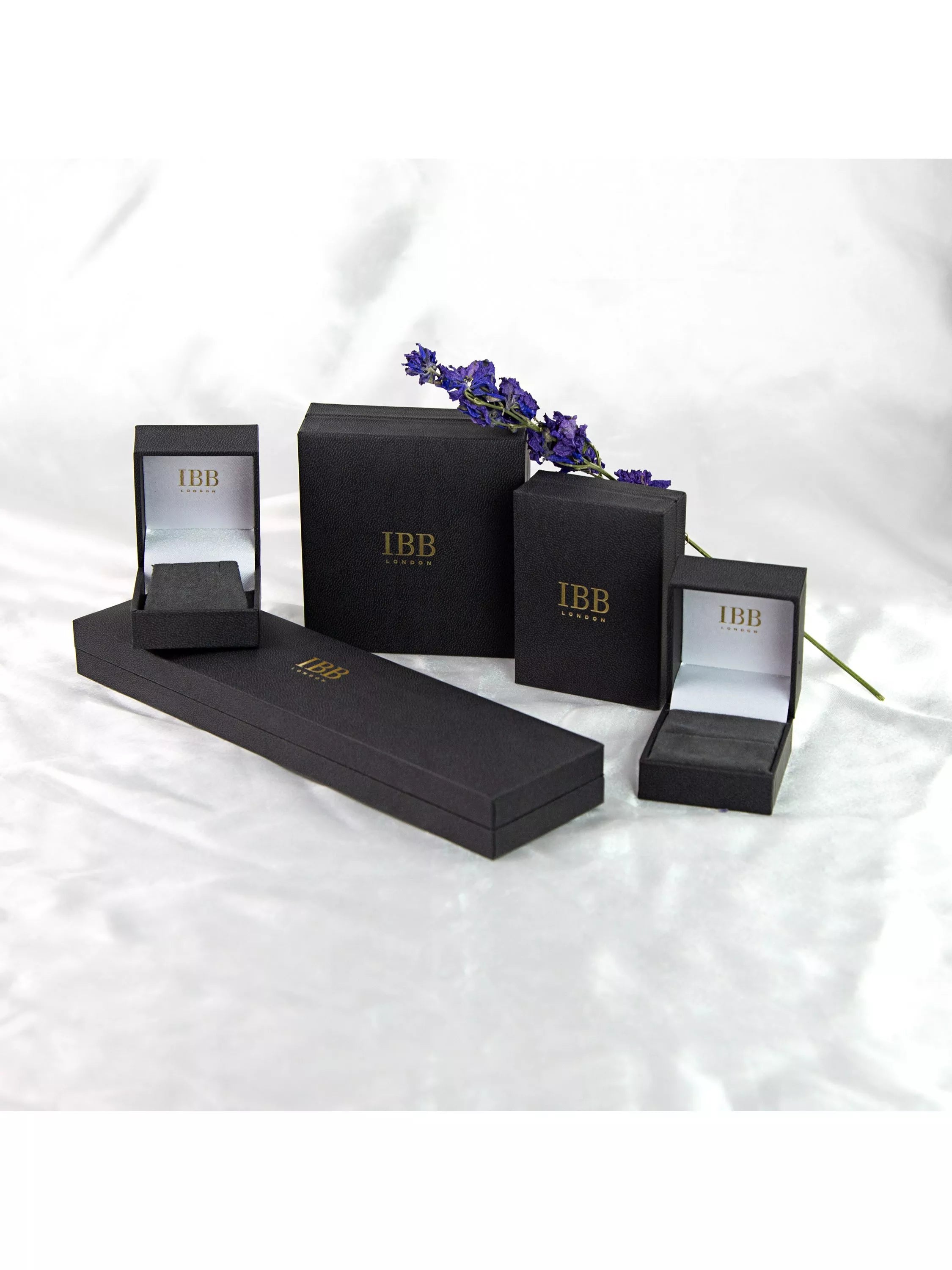 IBB 9ct gold diamond cut flat tube bangle (British brand)