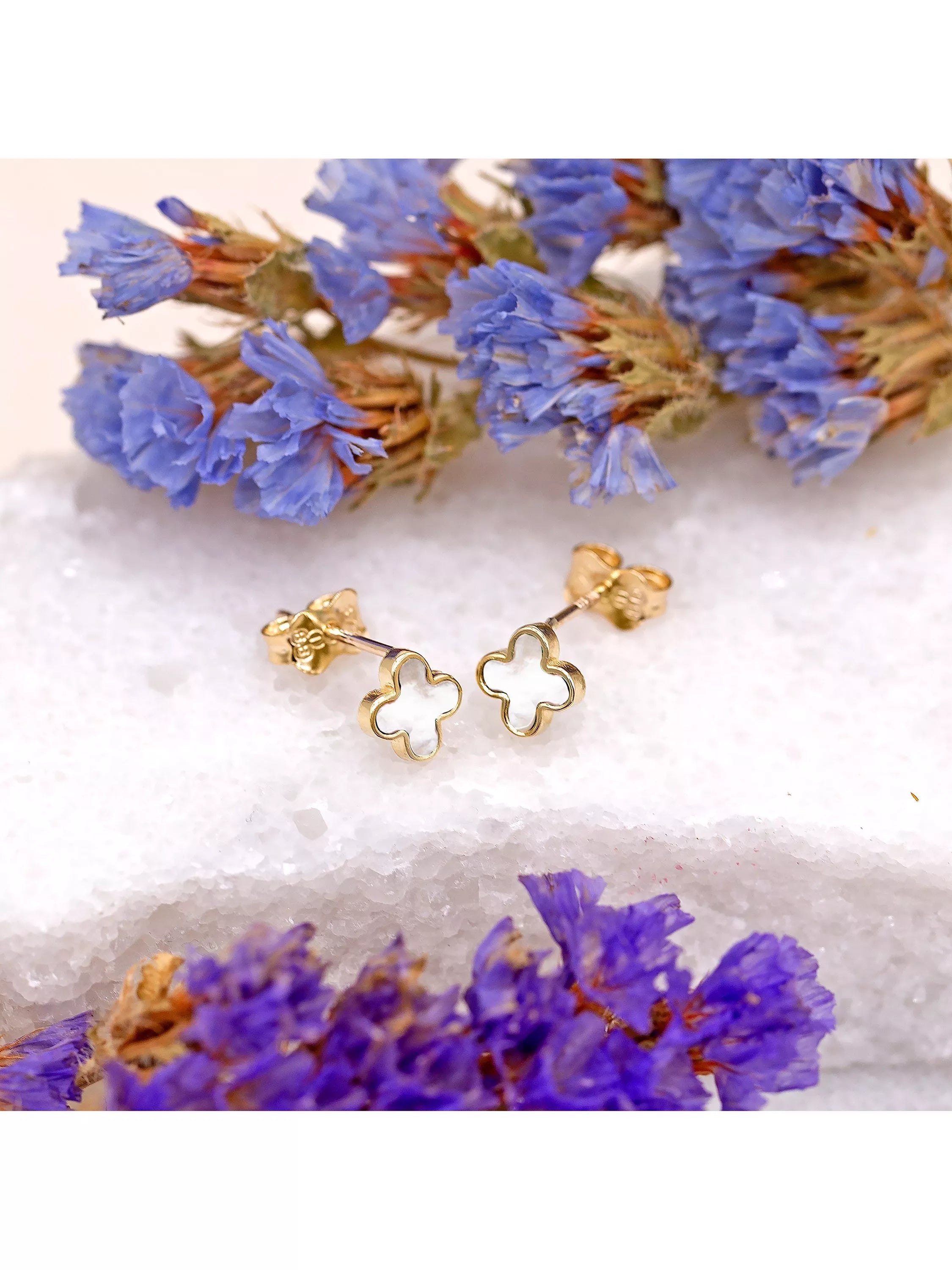 IBB 9ct gold mother of pearl stud earrings - British product