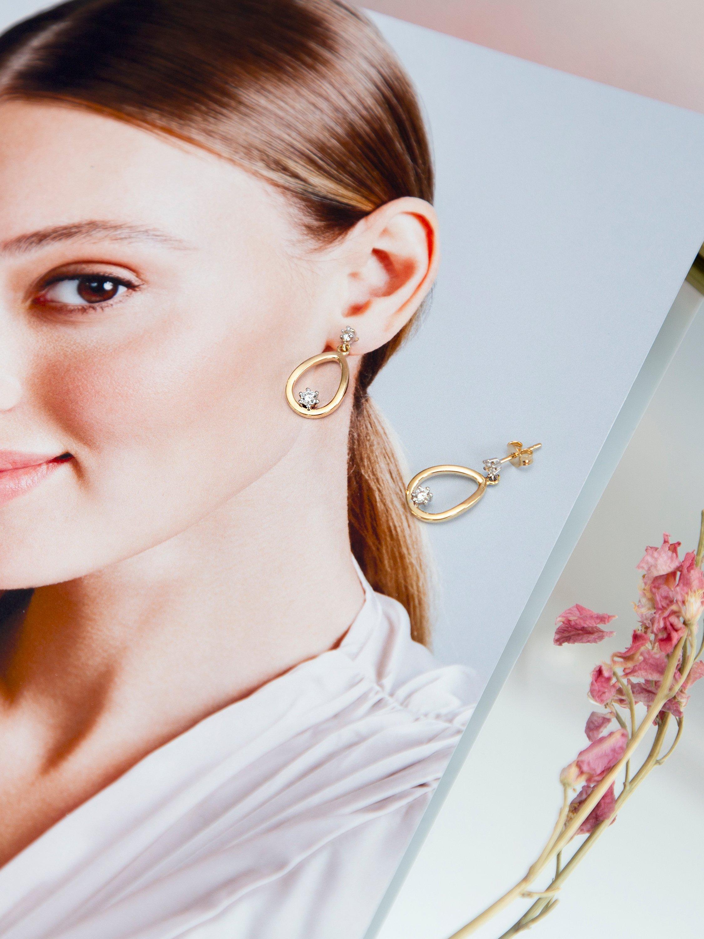 IBB 9ct gold cubic zirconia teardrop earrings, imported from the UK