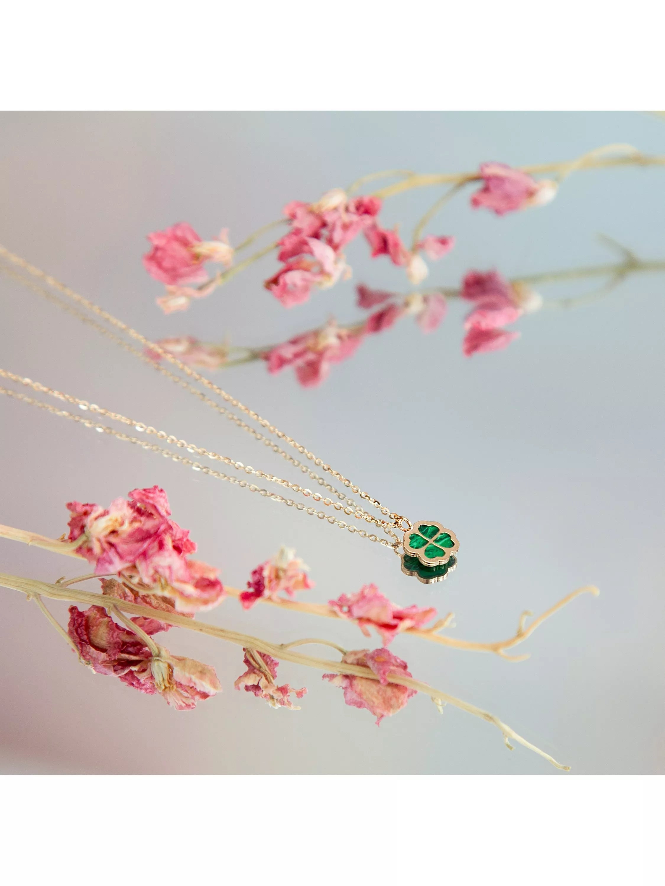 IBB 9ct gold malachite clover pendant necklace, imported from the UK