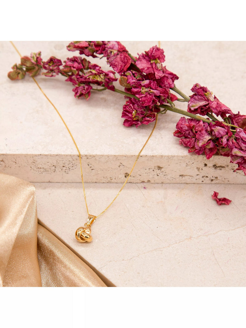 IBB 18ct gold triple knot pendant necklace (British brand)