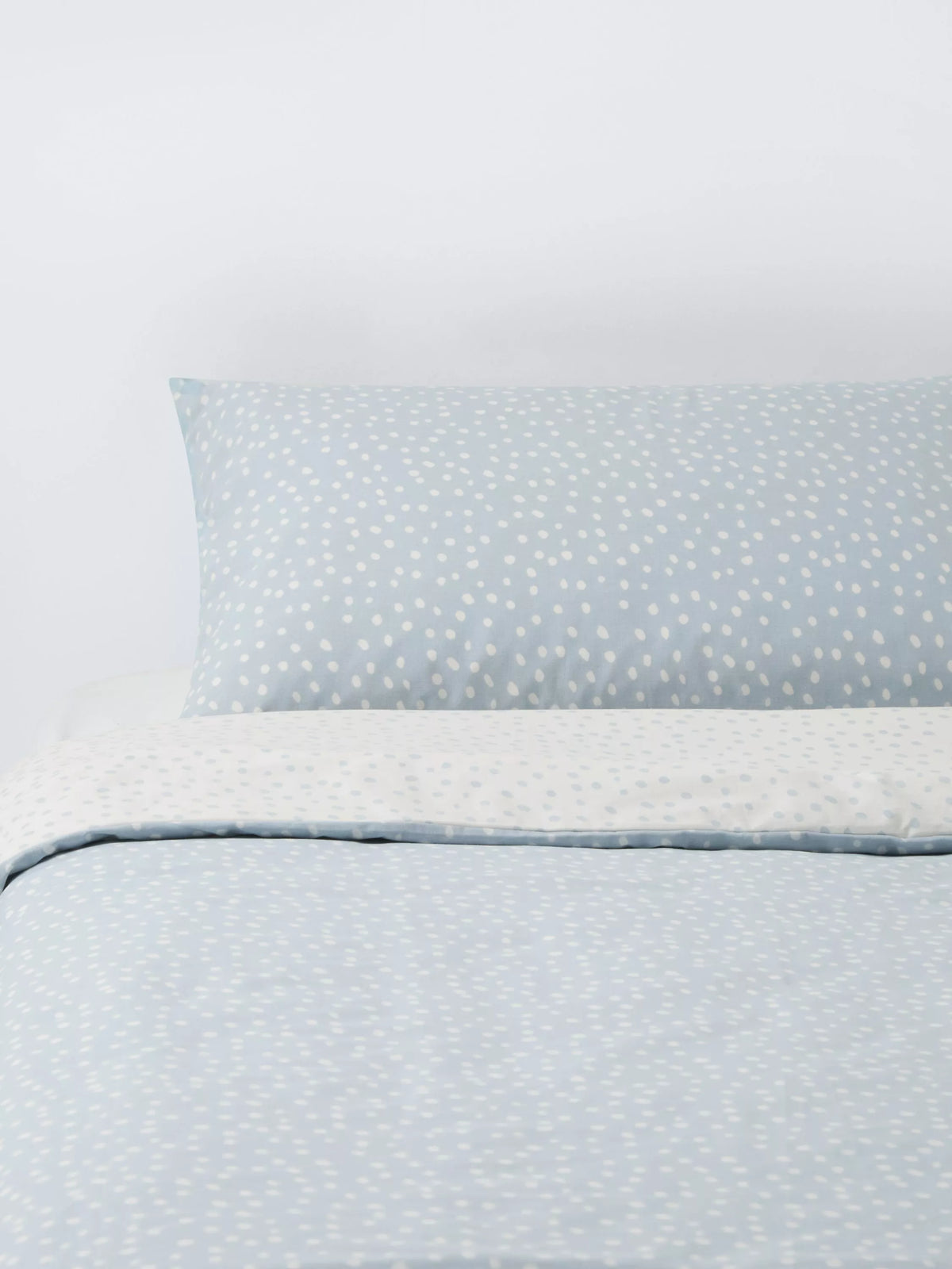 John Lewis blue spots cotton duvet cover and pillowcase set for cot - British product