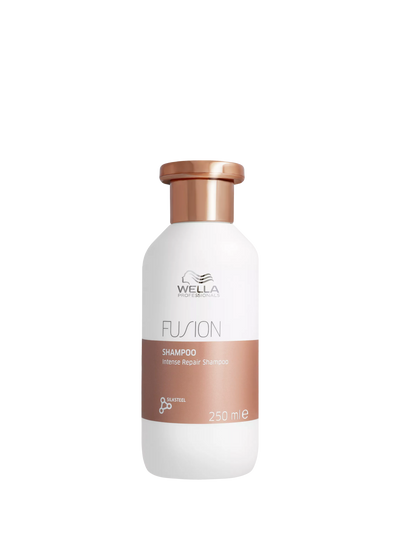 Wella Professionals Fusion Intense Repair Shampoo for Dry and Damaged Hair Professional Shampoo 250ml