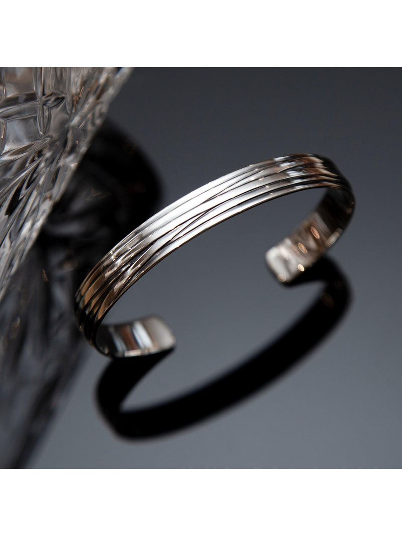 Hoxton London wrap strip cuff bangle silver 65mm, UK version
