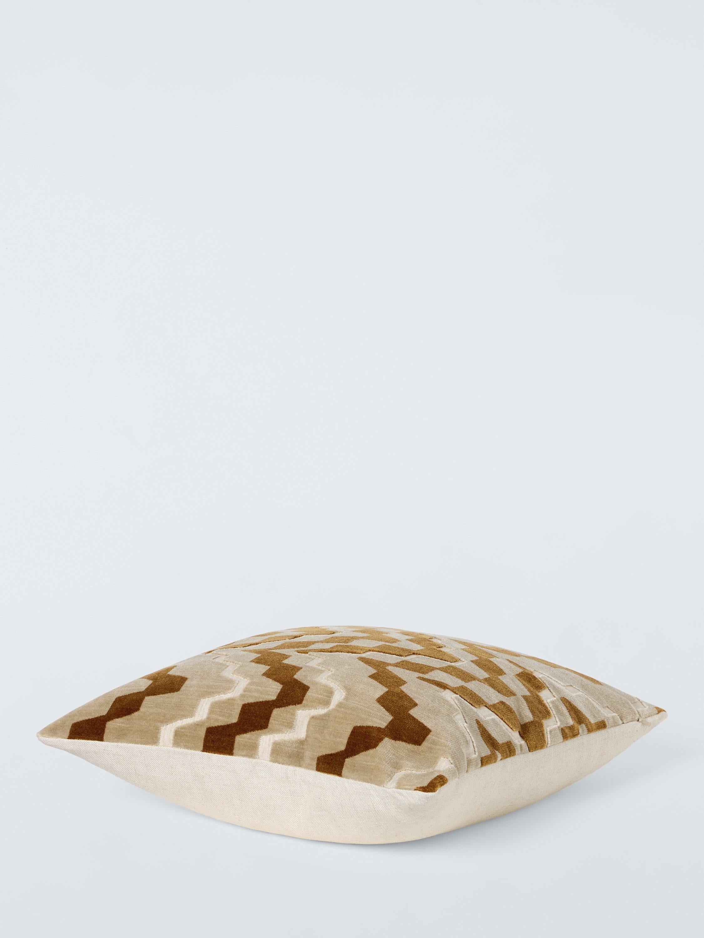 John Lewis Kissen Priya Chevron 50x50cm - Britisches Produkt