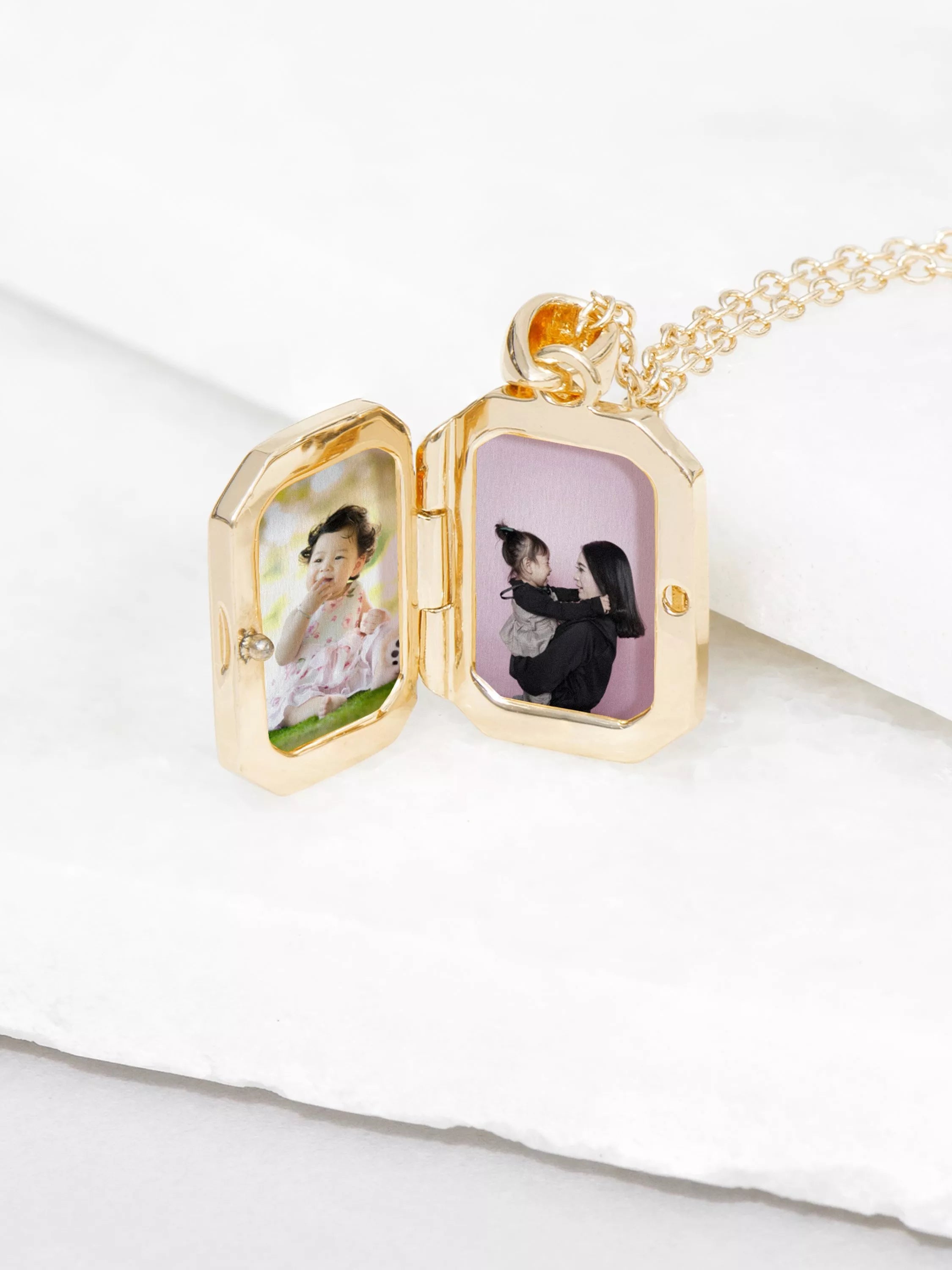 Treat Republic personalised gold photo locket necklace - British product