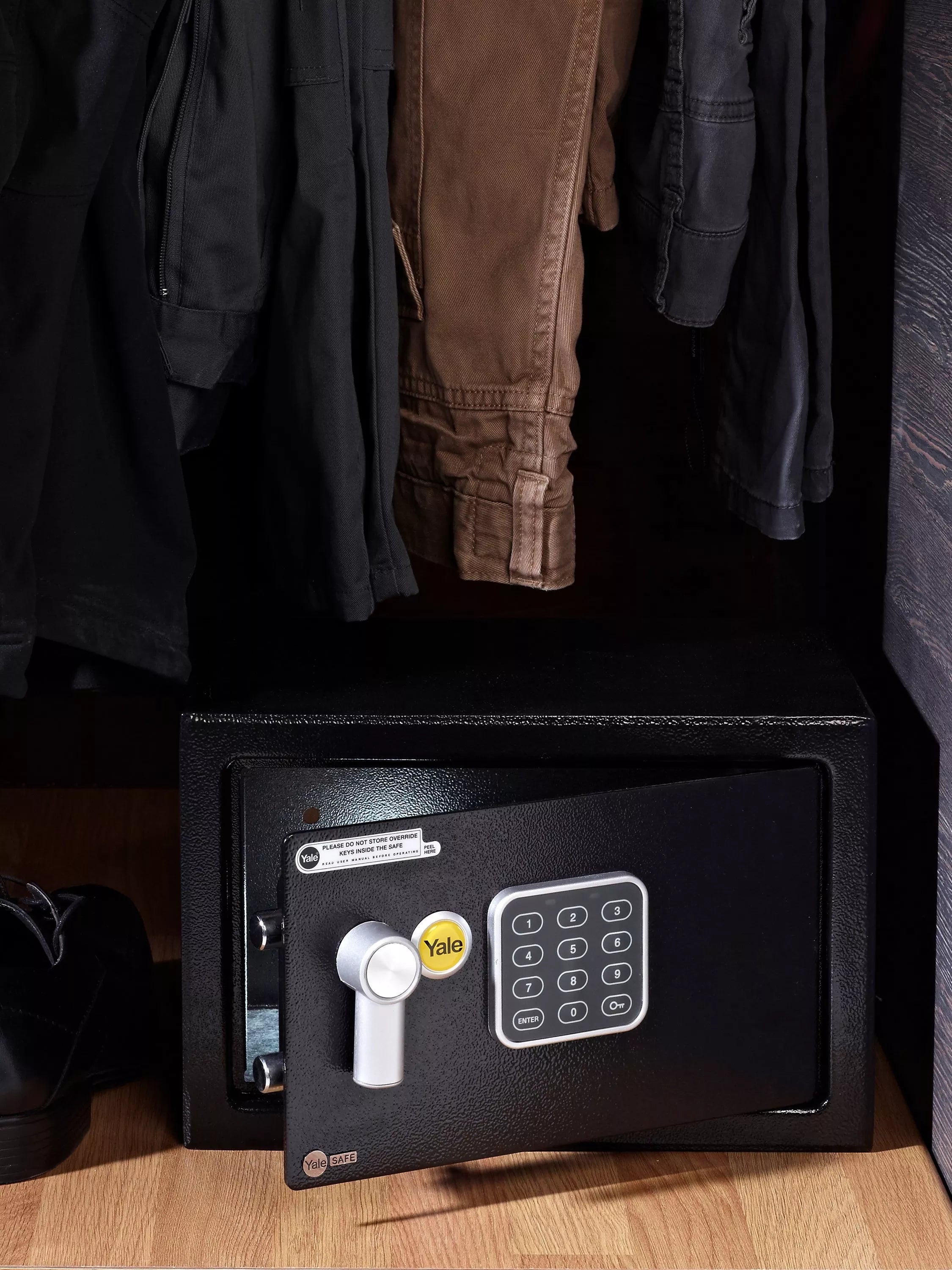 Yale Value Home Safe medium with programmable PIN, UK version