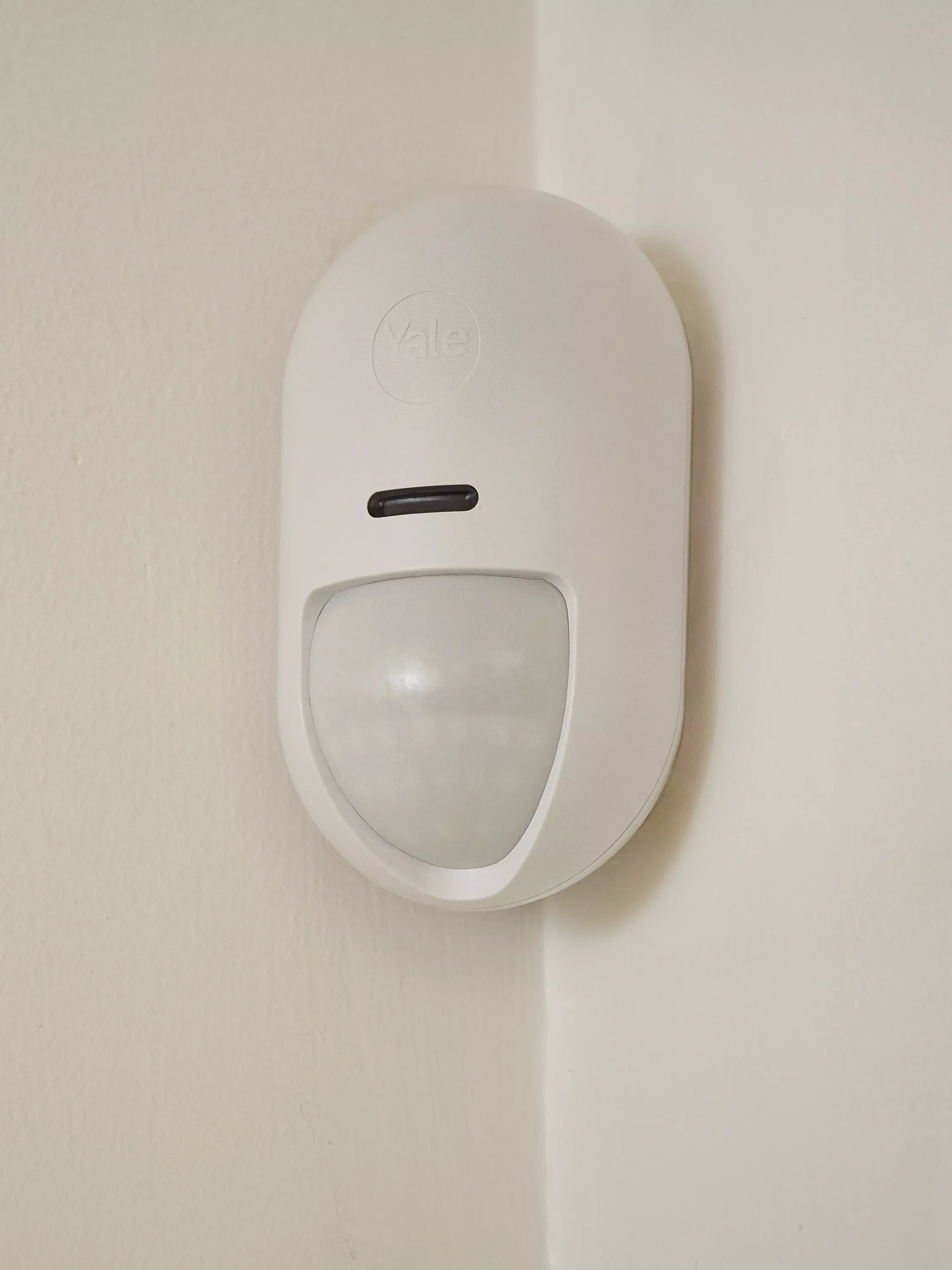 Yale indoor motion sensor with 12-metre detection range, UK version