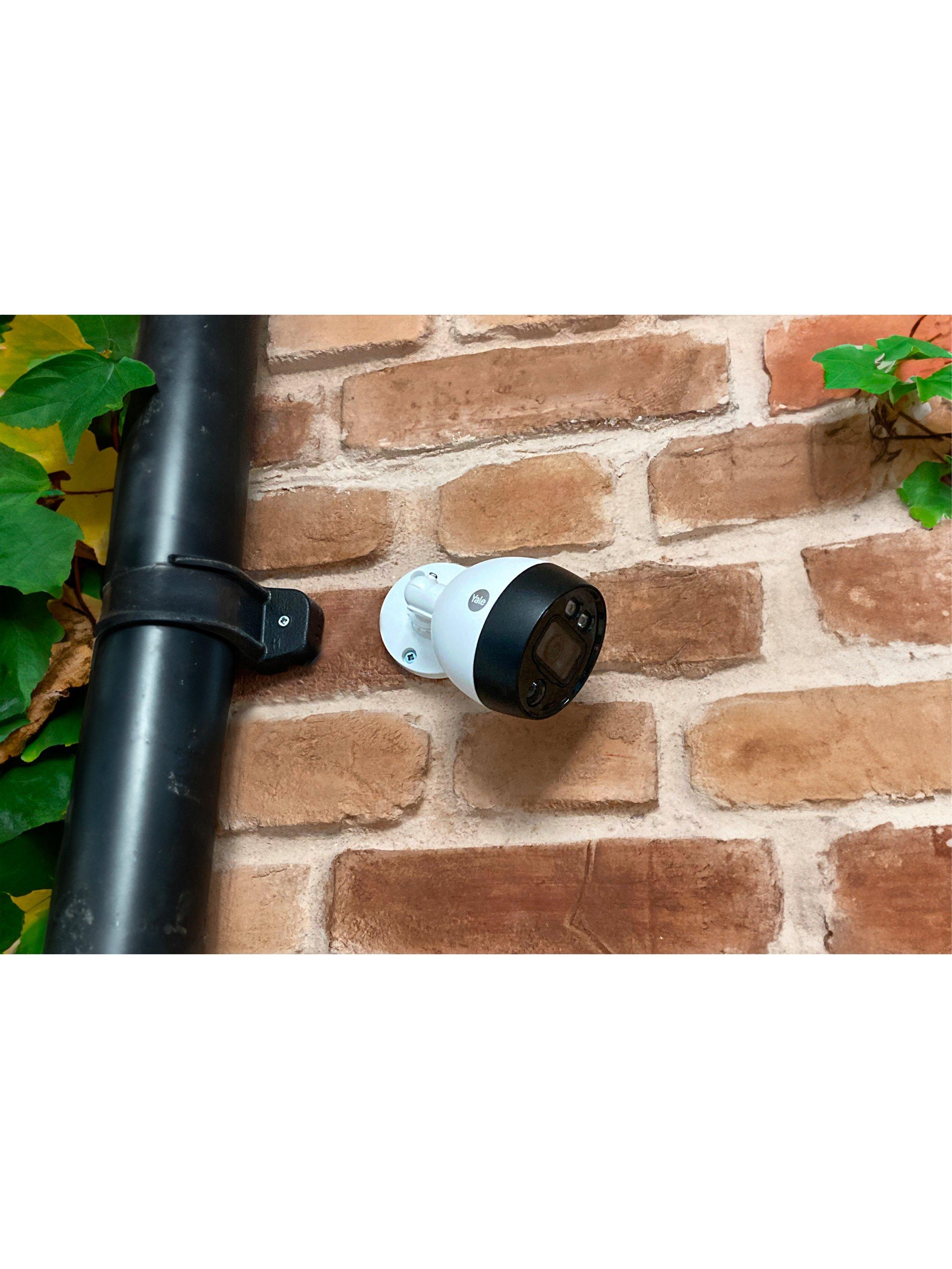 Yale Smart Motion CCTV kit with 4 cameras and 8 channel XVR (British brand)