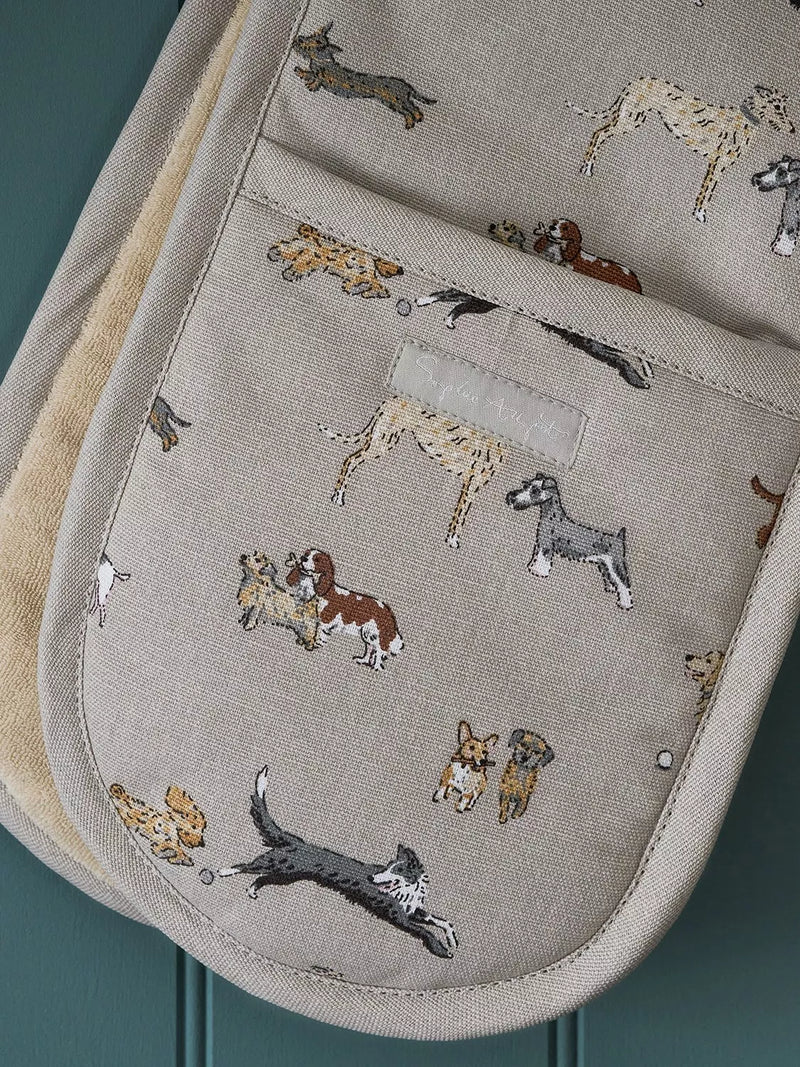 Sophie Allport Doggy Daycare double oven glove (British brand)