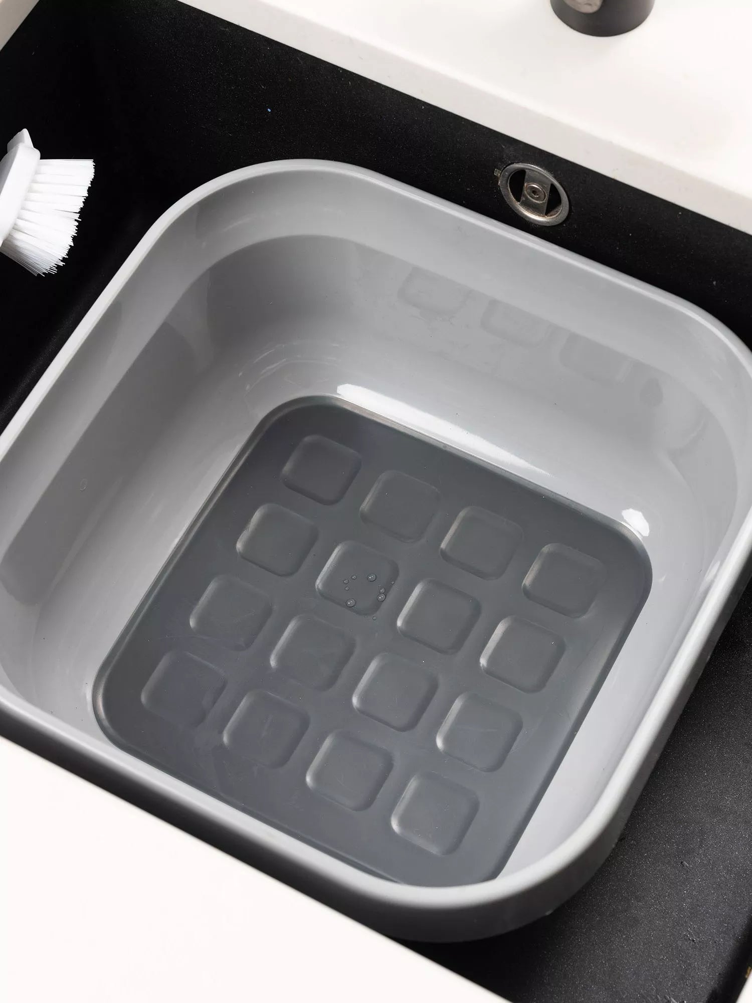 ADDIS Soft Touch Washing Up Bowl grey - British product