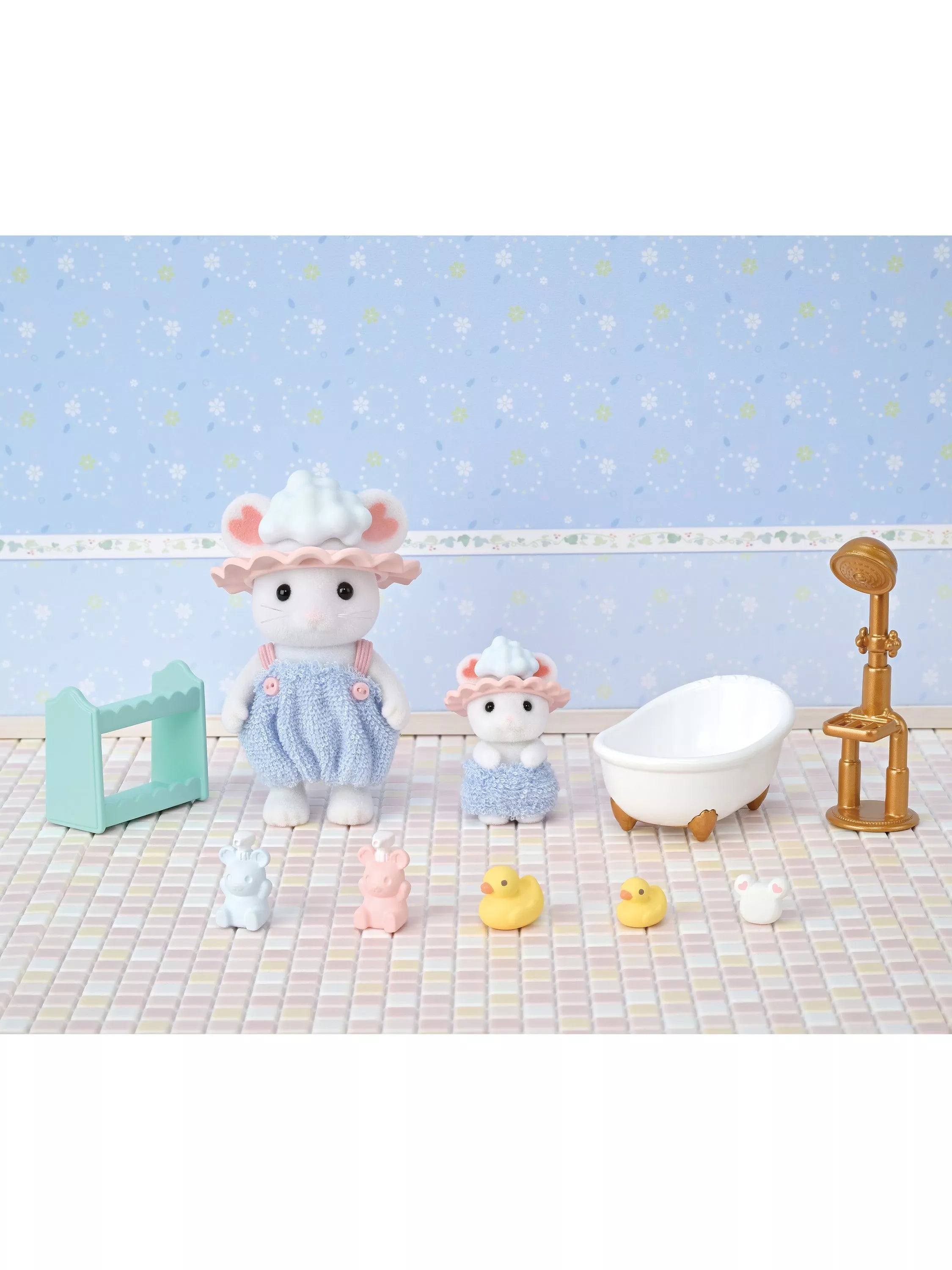 Sylvanian Families Bath Time Bubble Siblings set with Marshmallow Mouse figures - British product