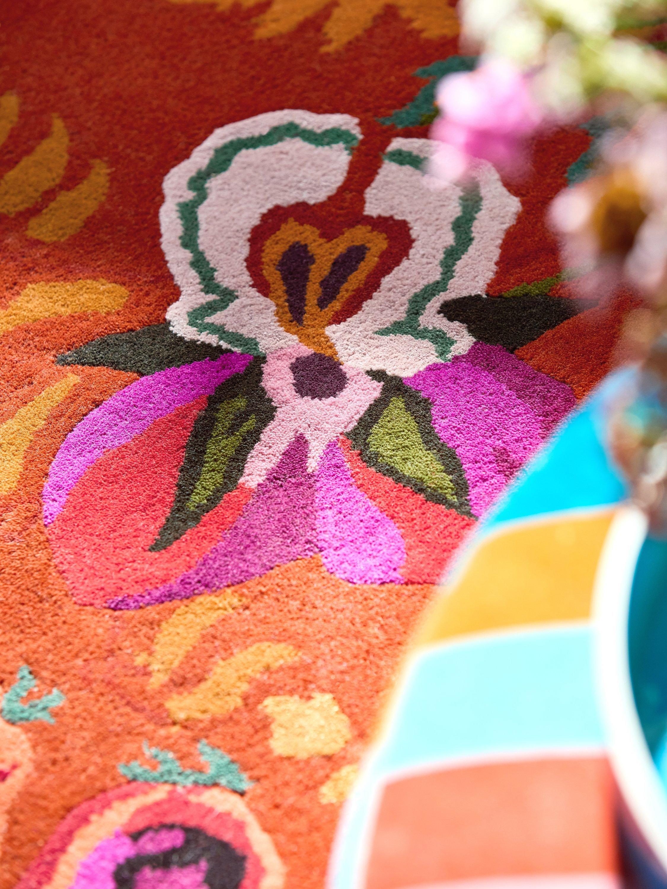 Tapis Harlequin Wonderland Floral en laine riche multicolore, version UK