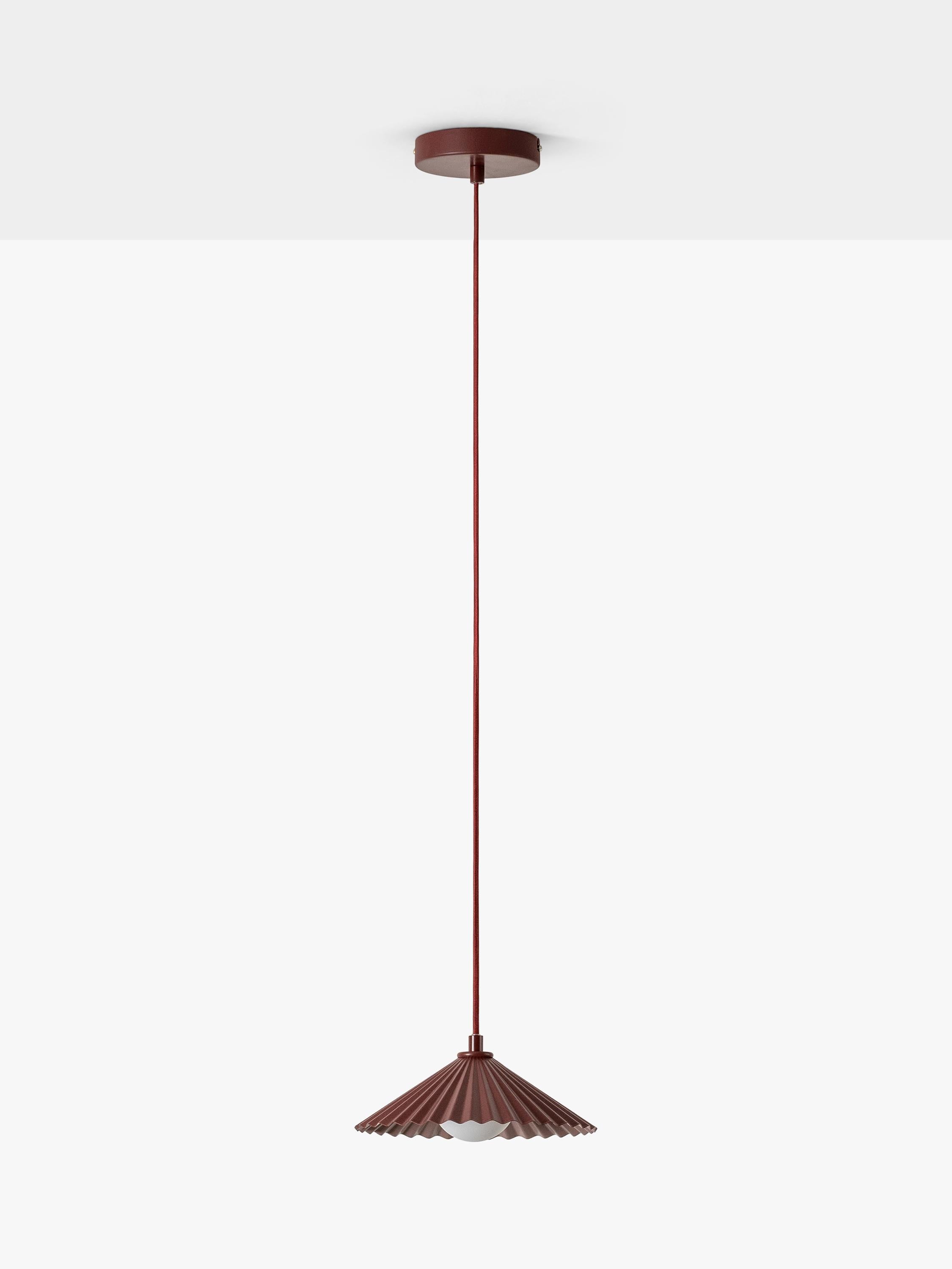 houseof Small Pleat Pendelleuchte mit fliederfarbener Auskleidung - Britisches Produkt
