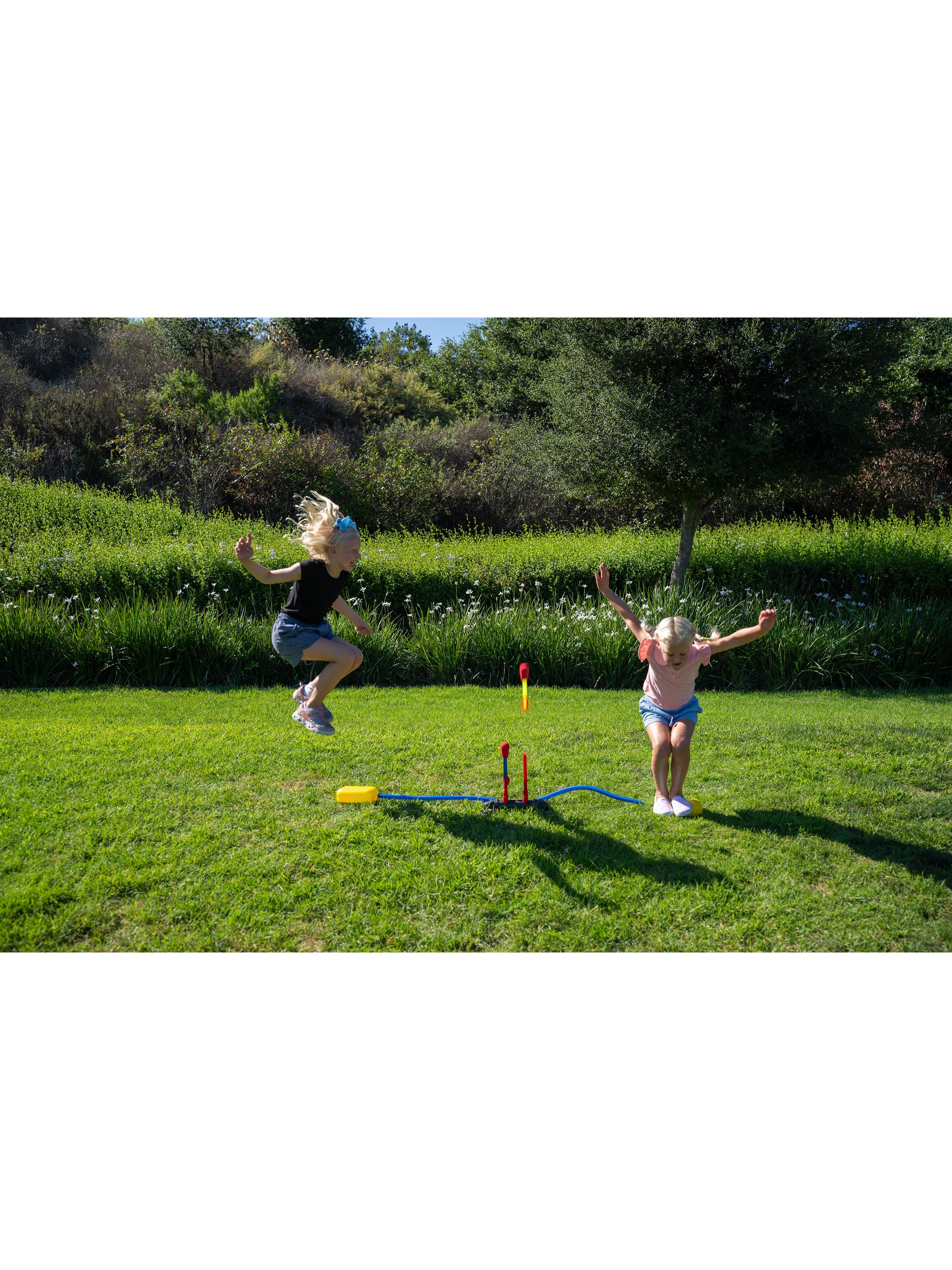 Stomp Rocket Duelling Rockets outdoor rocket launcher - British product