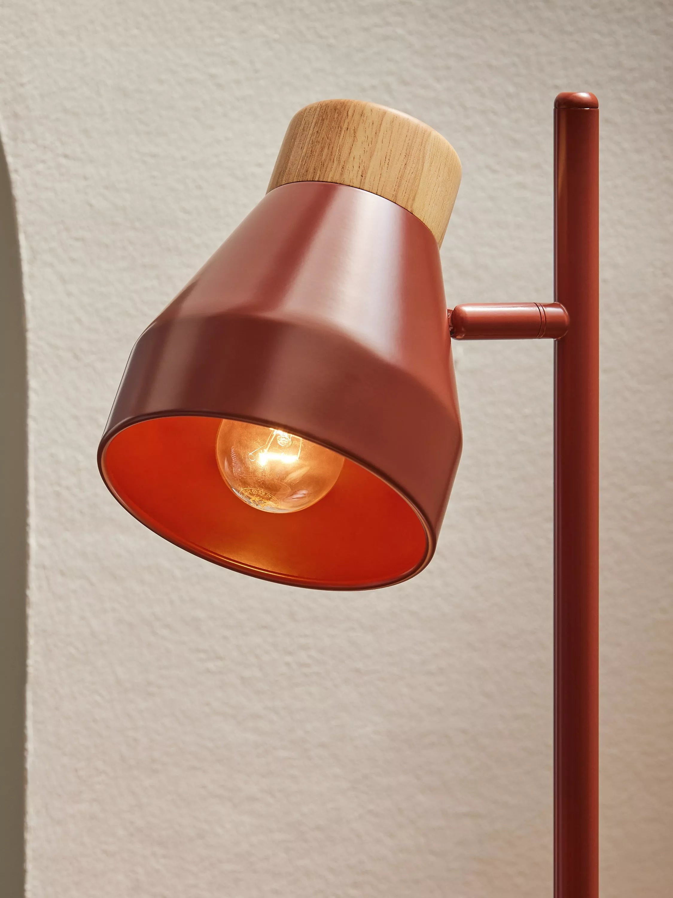 MADE Albert table lamp red, imported from the UK
