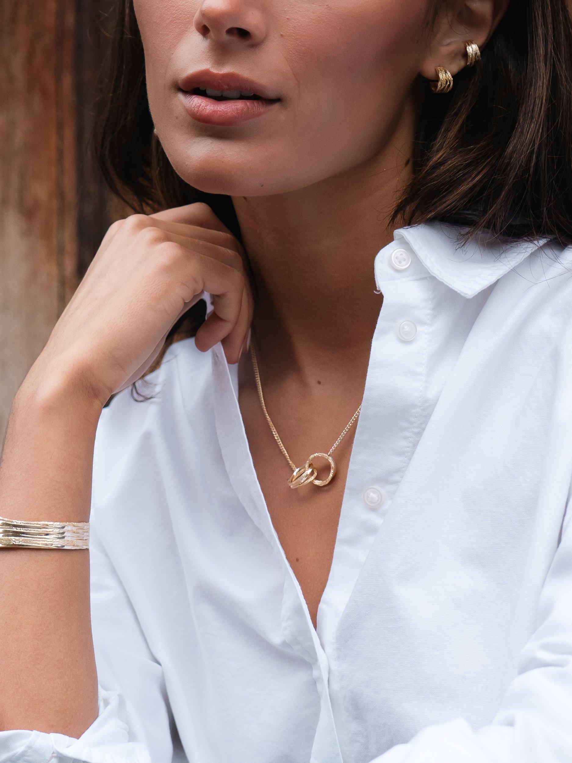 TUTTI textured interlocking pendant necklace gold 50.2cm (British brand)