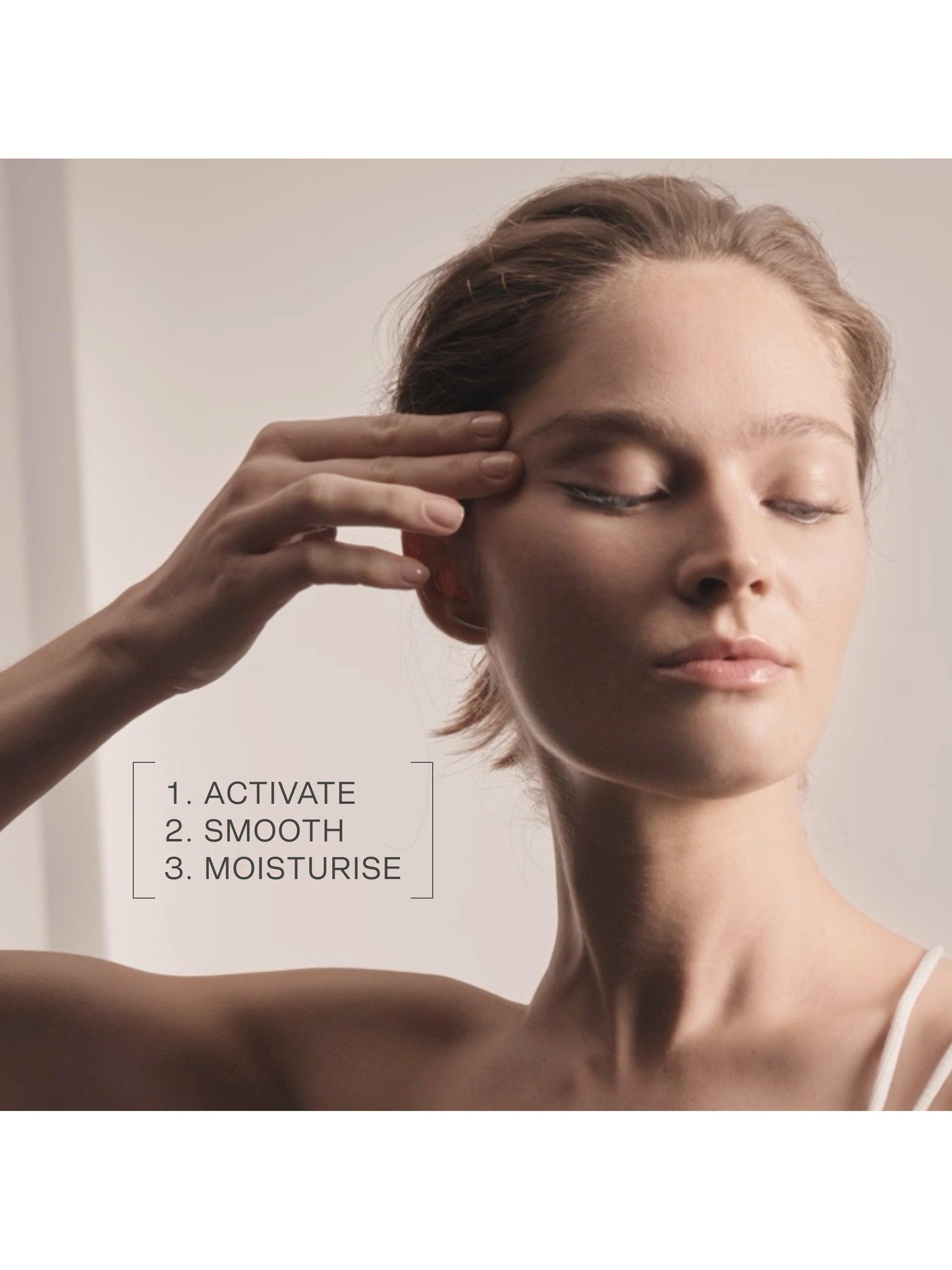 La Prairie Skin Caviar Liquid Lift face serum, UK version