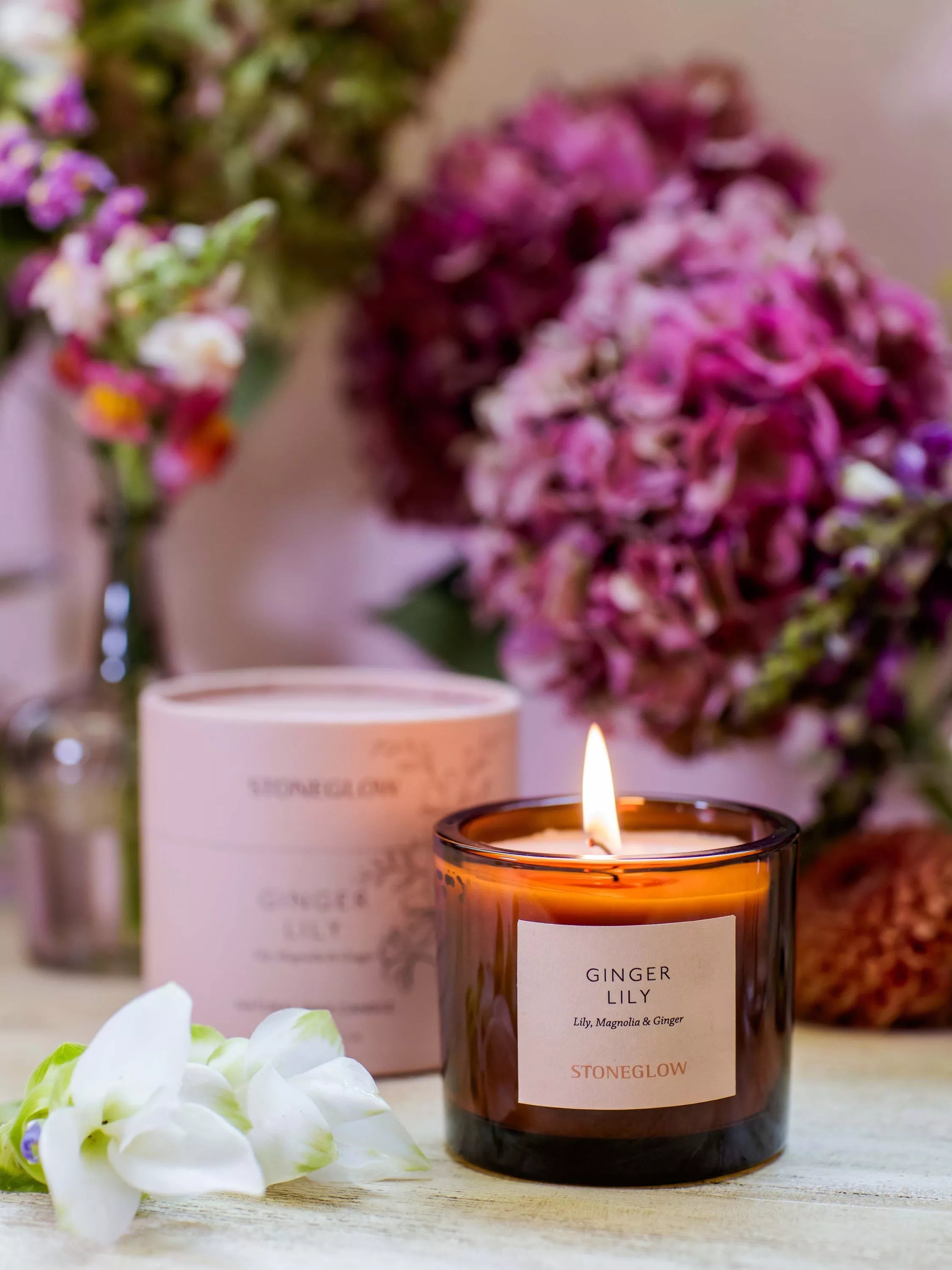 Stoneglow Ginger Lily scented candle 210g - British product