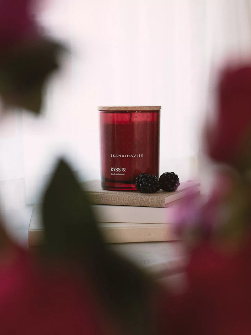 Skandinavisk Kyss scented candle 200g, UK version