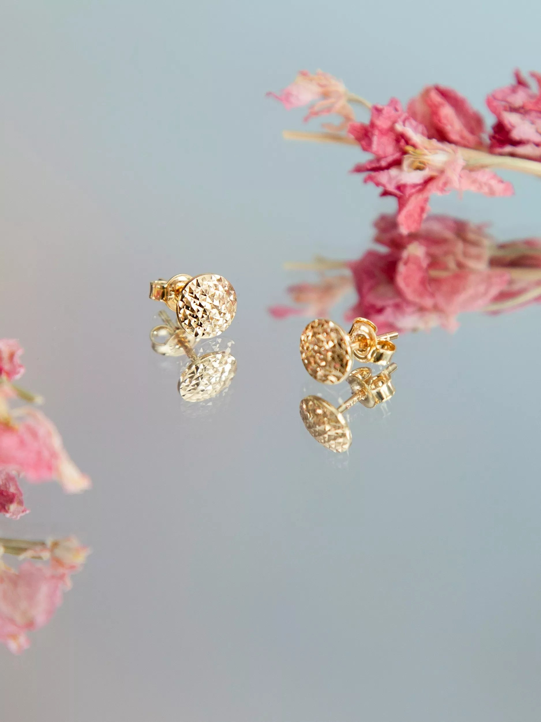IBB 9ct yellow gold pyramid button stud earrings, UK version