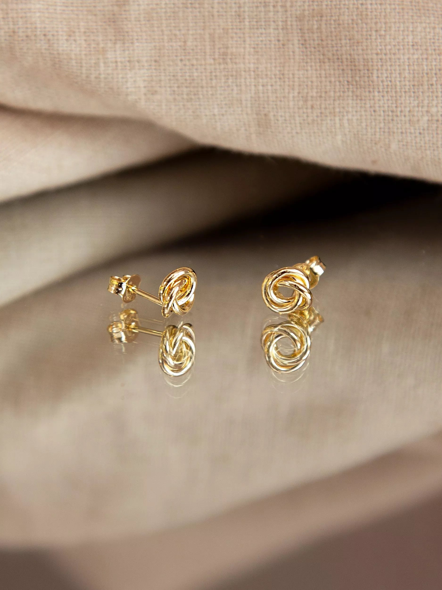 IBB 18ct yellow gold trinity knot stud earrings (British brand)