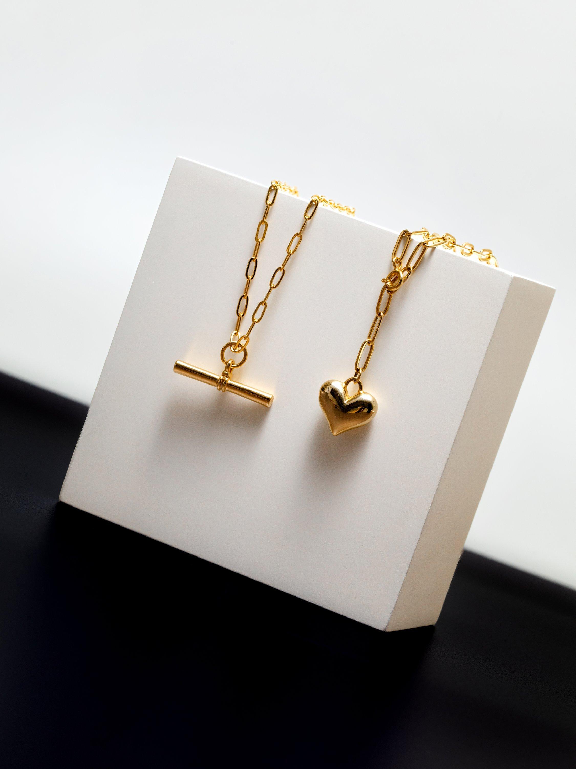 Orelia chunky t-bar necklace gold plated brass, imported from the UK
