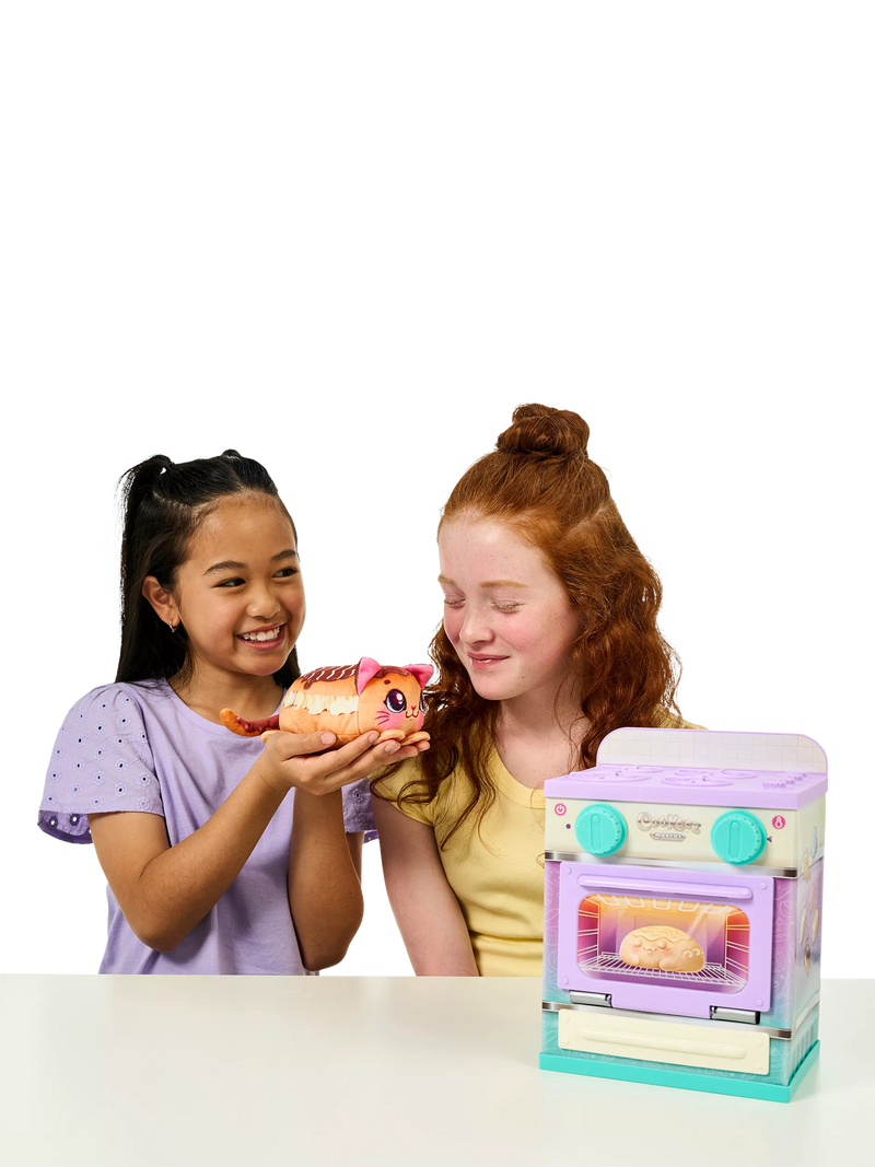 Cookeez Makery Lil' Bakez Oven creative role play toy, UK version