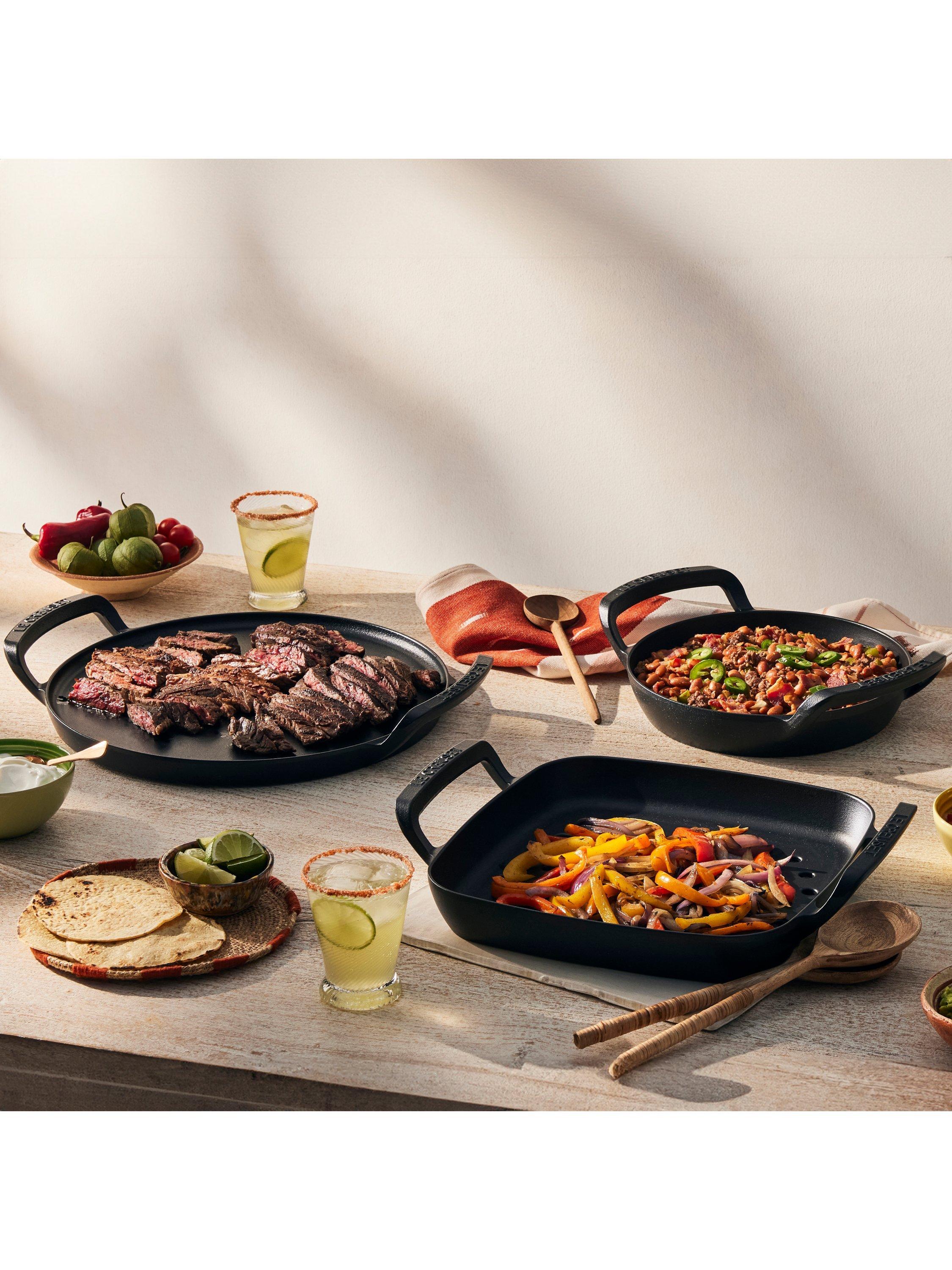 Le Creuset cast iron pizza pan outdoor 35cm, UK version