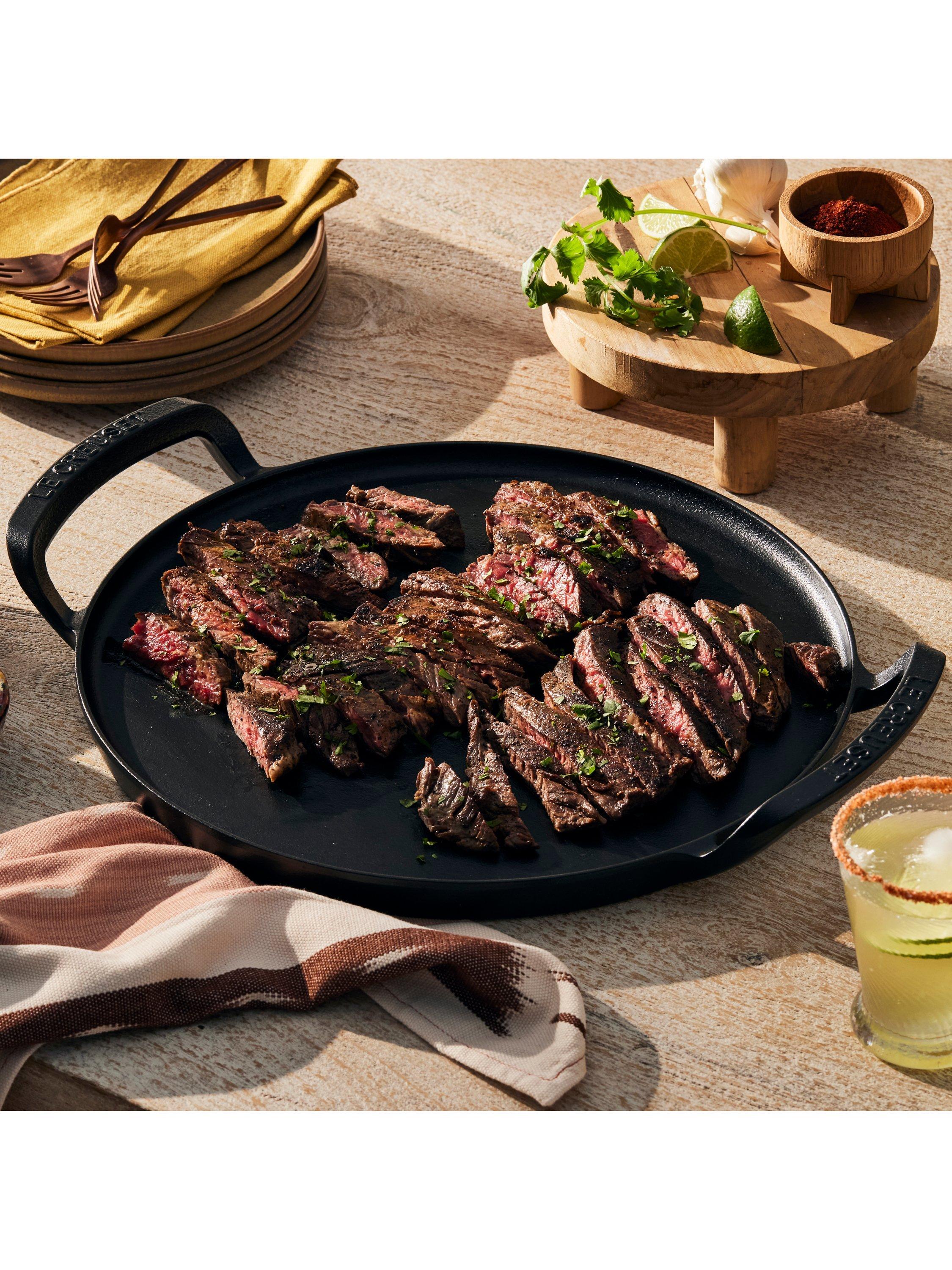 Le Creuset cast iron pizza pan outdoor 35cm, UK version