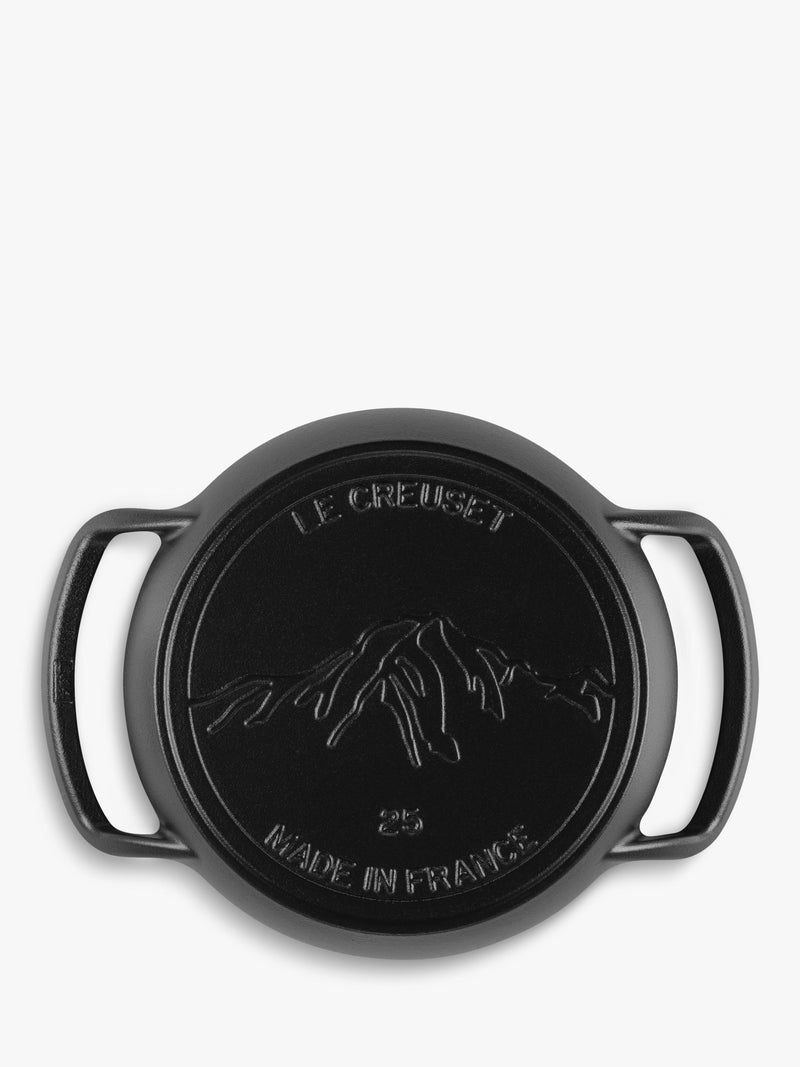 Le Creuset outdoor cast iron skillet Satin Black 25cm, imported from the UK
