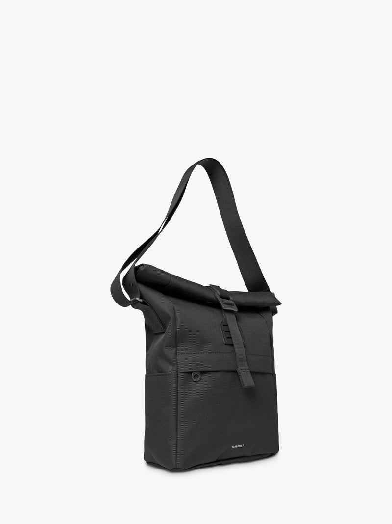 Sandqvist Icon Sacoche rolltop crossbody bag 5.5L black, UK version