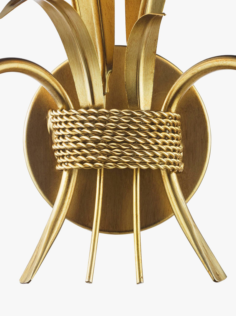 Där Phaedra leaf wall light in gold finish for living room, UK version