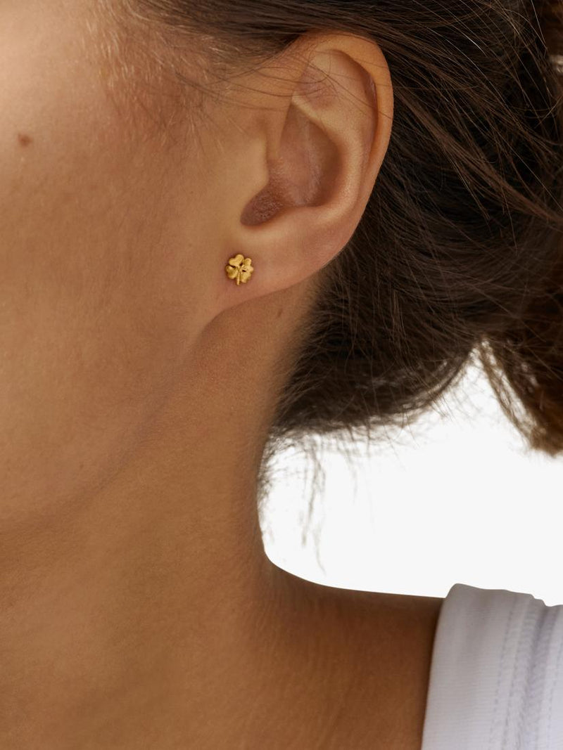 ENAMEL Copenhagen clover leaf stud earrings 5.5mm (British brand)