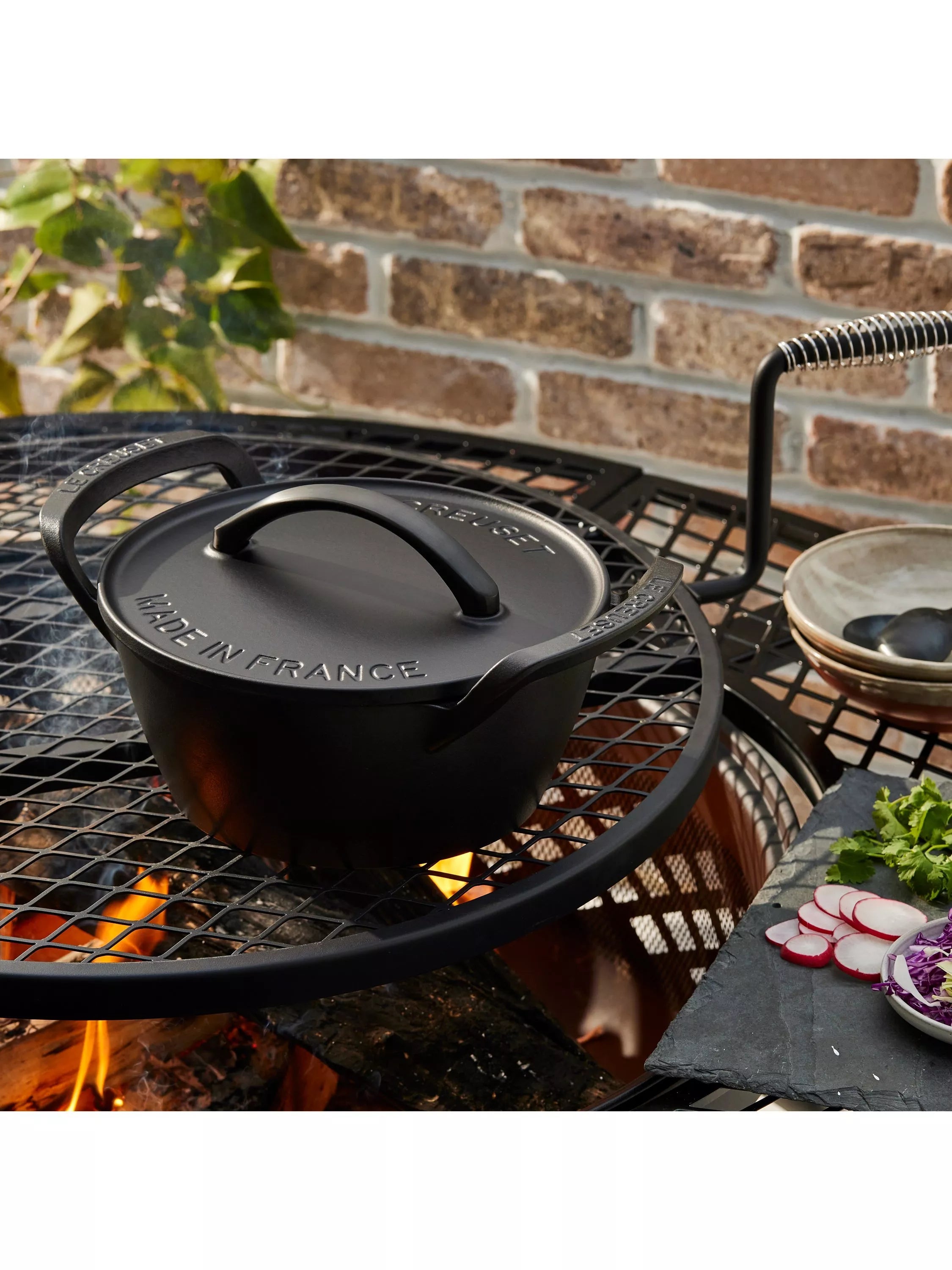 Le Creuset outdoor cast iron casserole matte black 25cm (British brand)