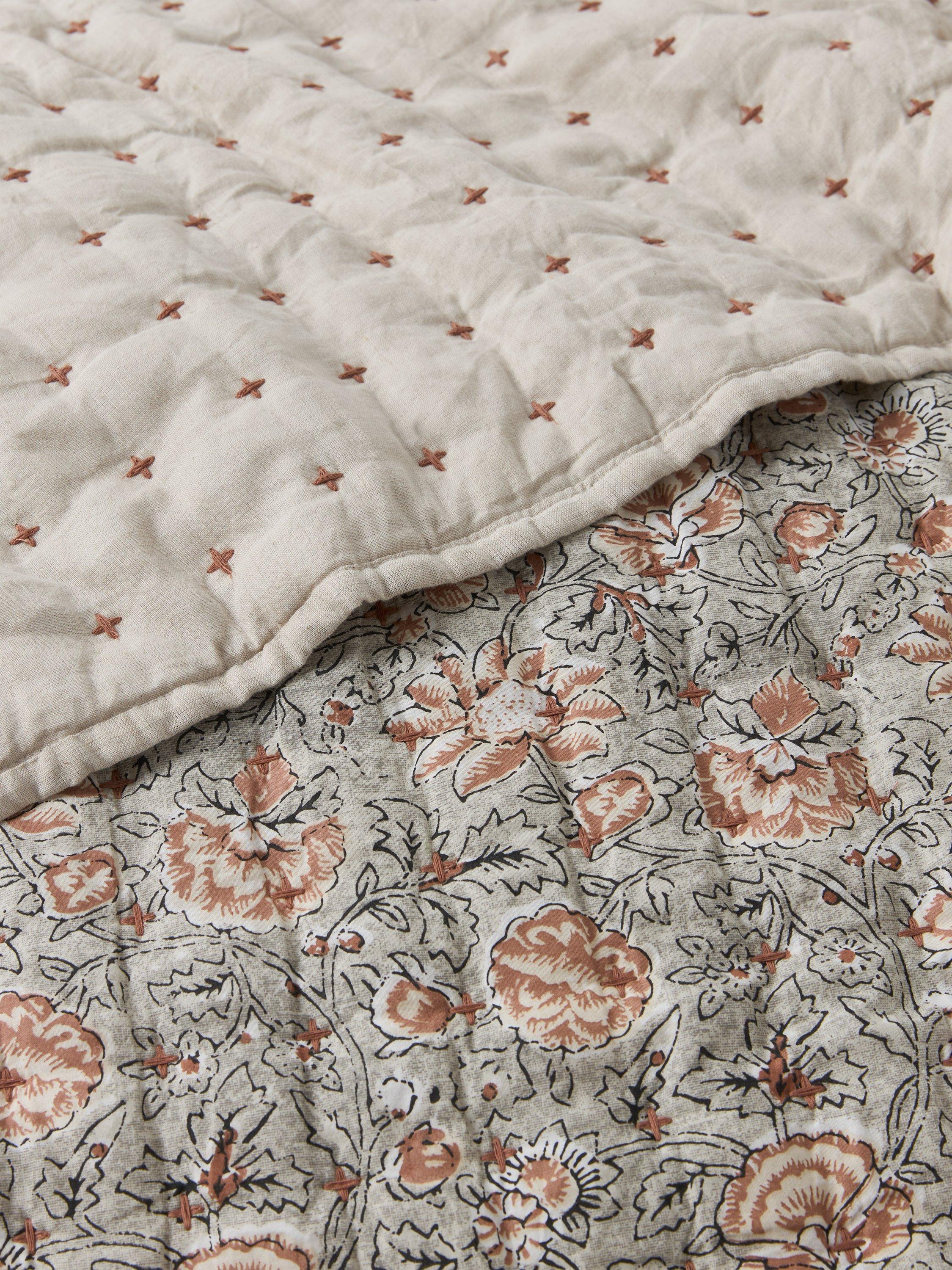 John Lewis Marigold Quilt Grey Mid king size, imported from the UK