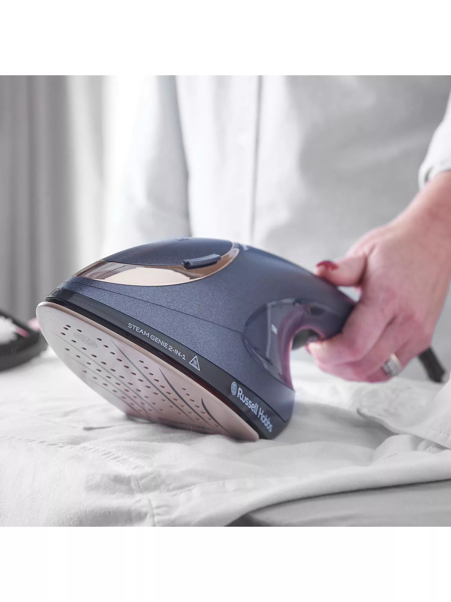 Russell Hobbs Steam Genie 2-in-1 handheld steamer blue - British product