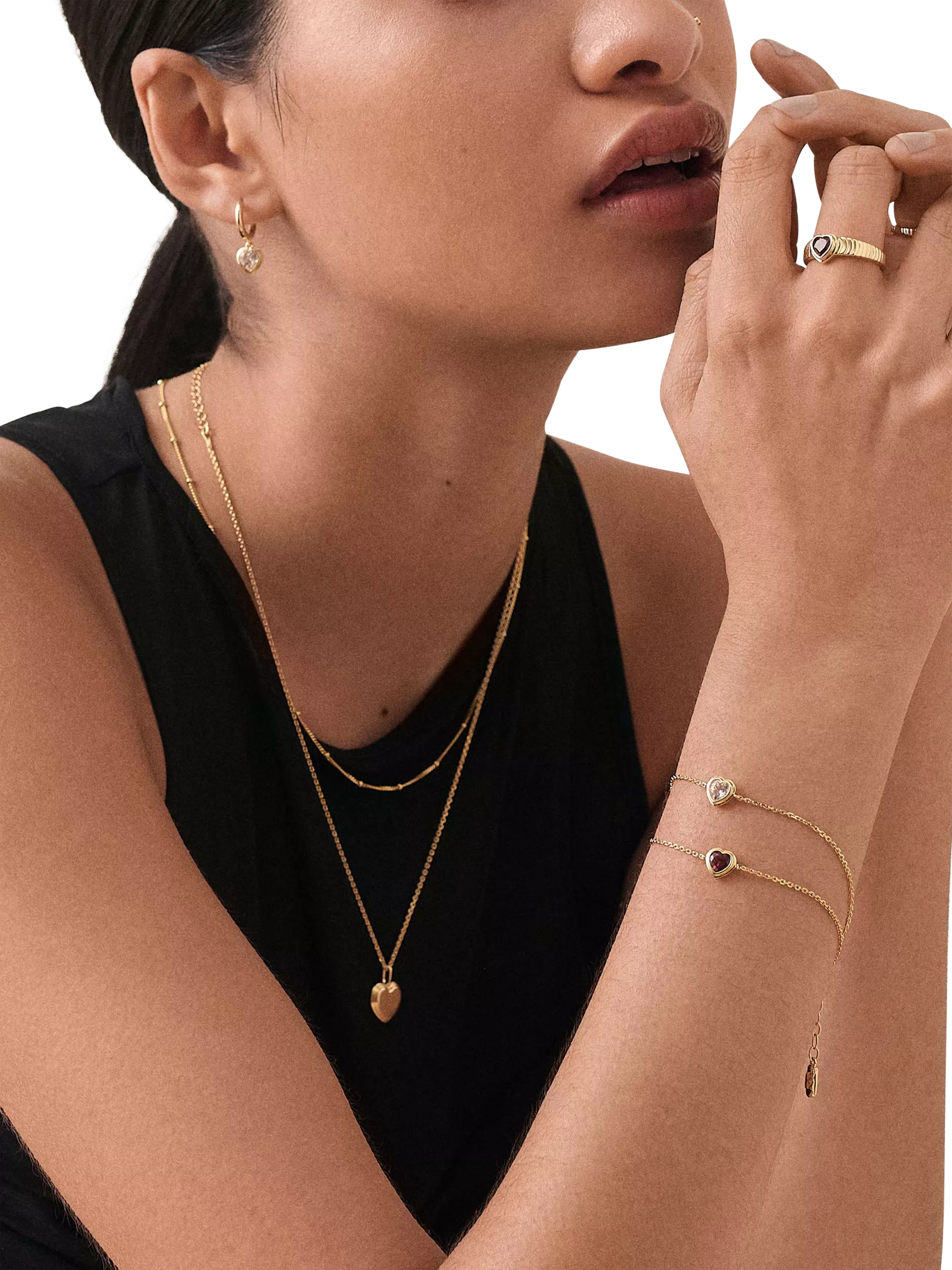 Edge of Ember red garnet heart bracelet gold, imported from the UK