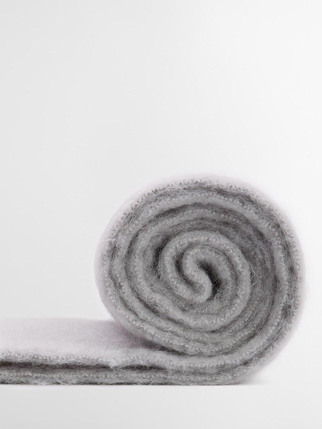 Barbour Ellison scarf light grey 180cm, imported from the UK