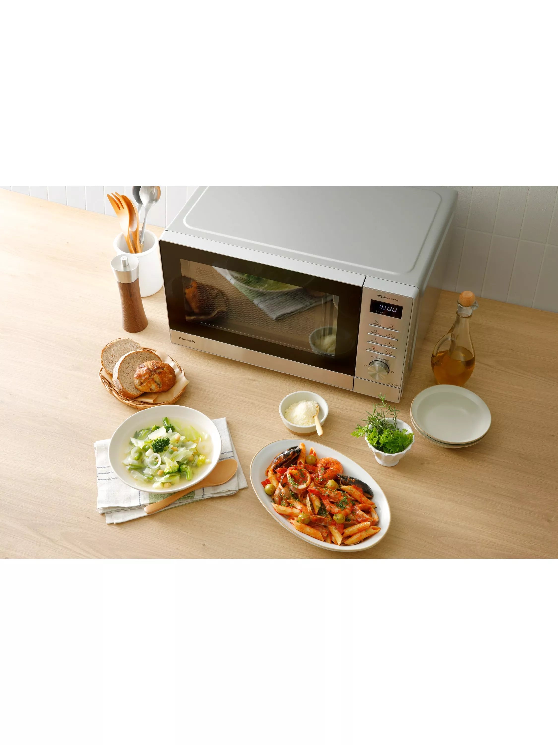Panasonic NNSD37QSBPQ microwave 29L, imported from the UK