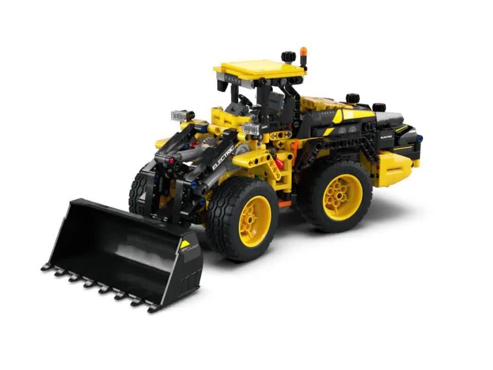 LEGO Technic L120 Electric Wheel Loader 973-piece construction toy, UK version