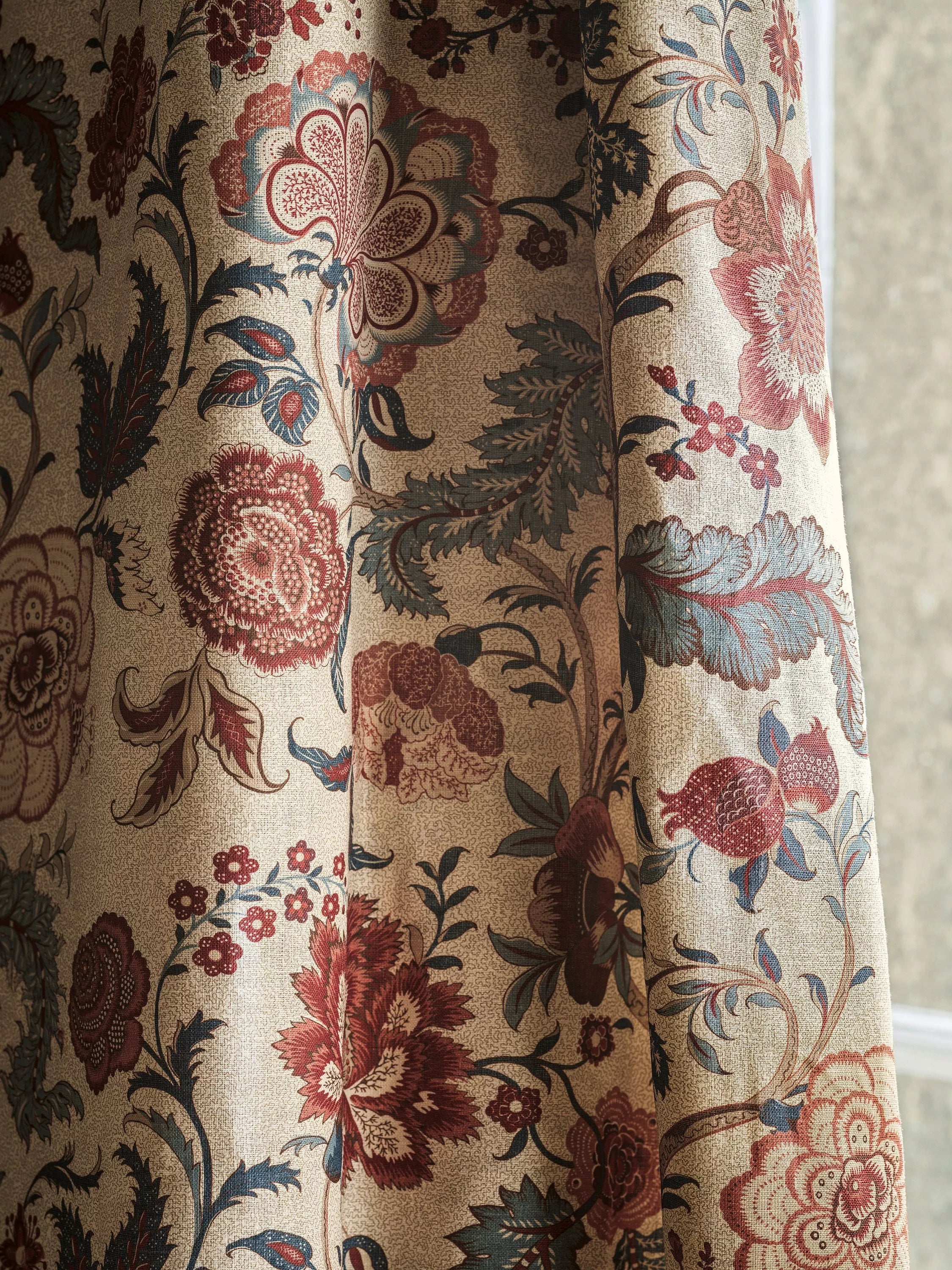 Sanderson Salisbury furnishing fabric floral design 100% hemp, imported from the UK
