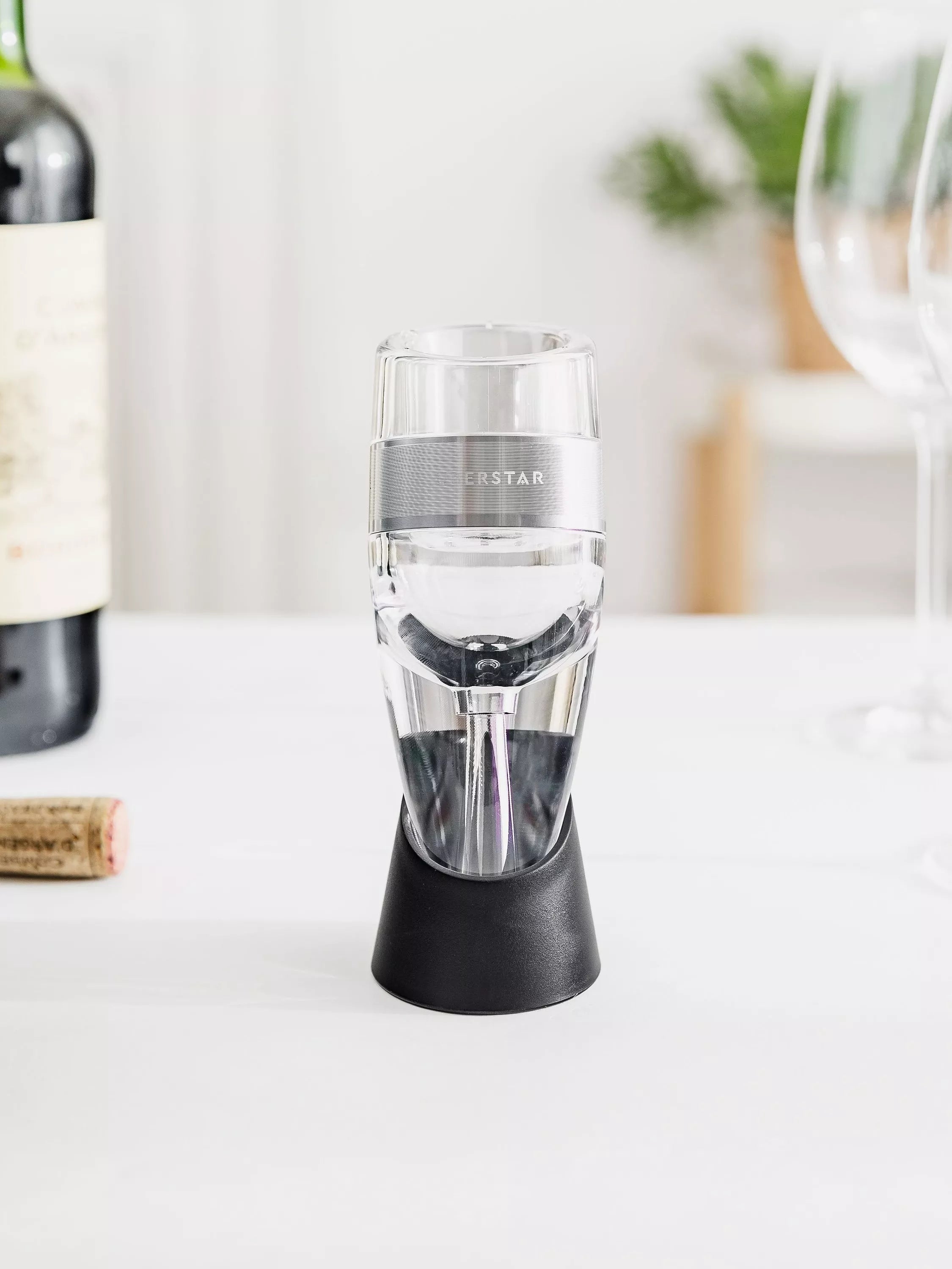 Uberstar wine aerator and stand 5.5x15x5.5cm (British brand)