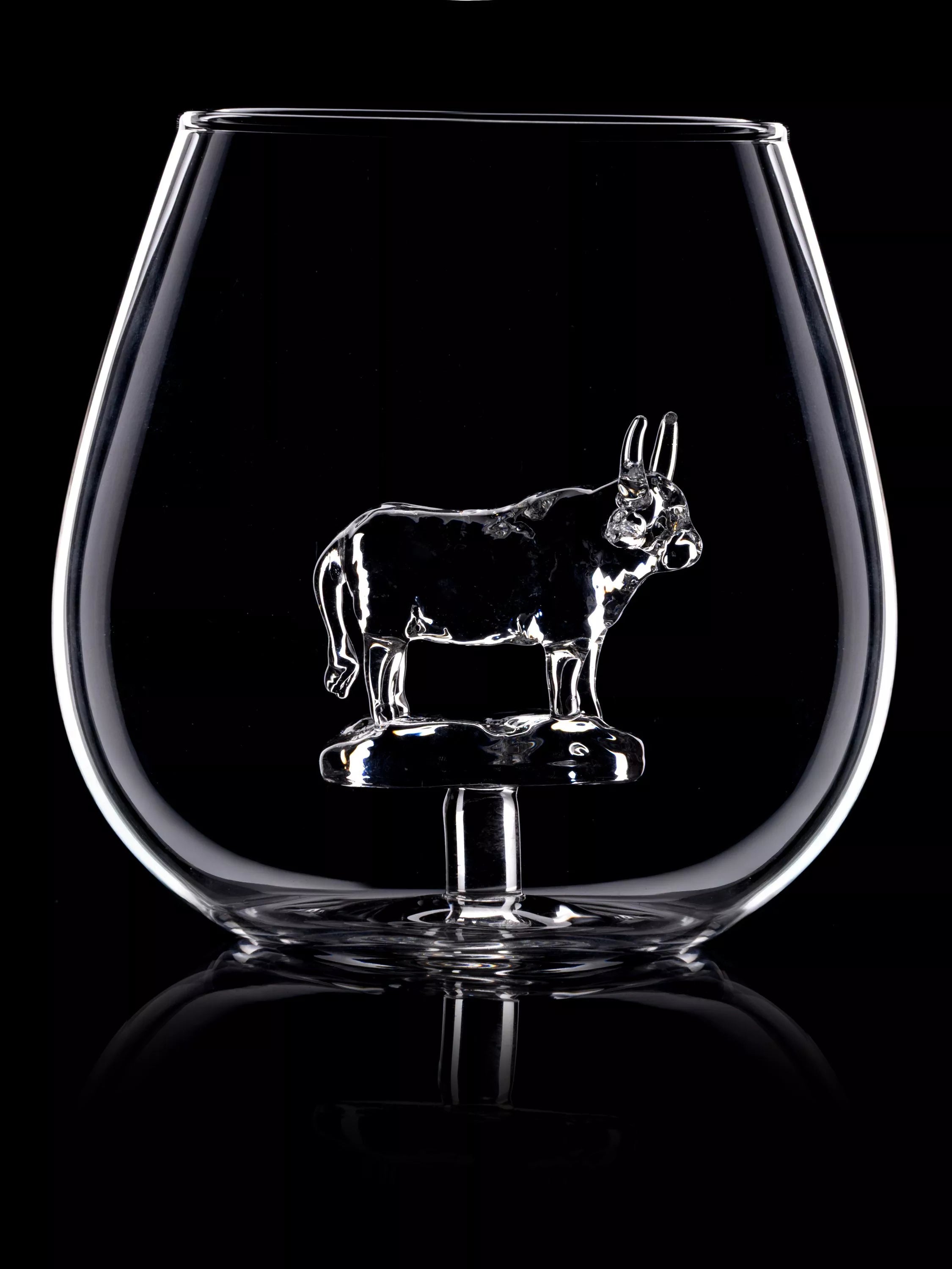 Bar Bespoke highland cow glass 500ml tumbler, imported from the UK