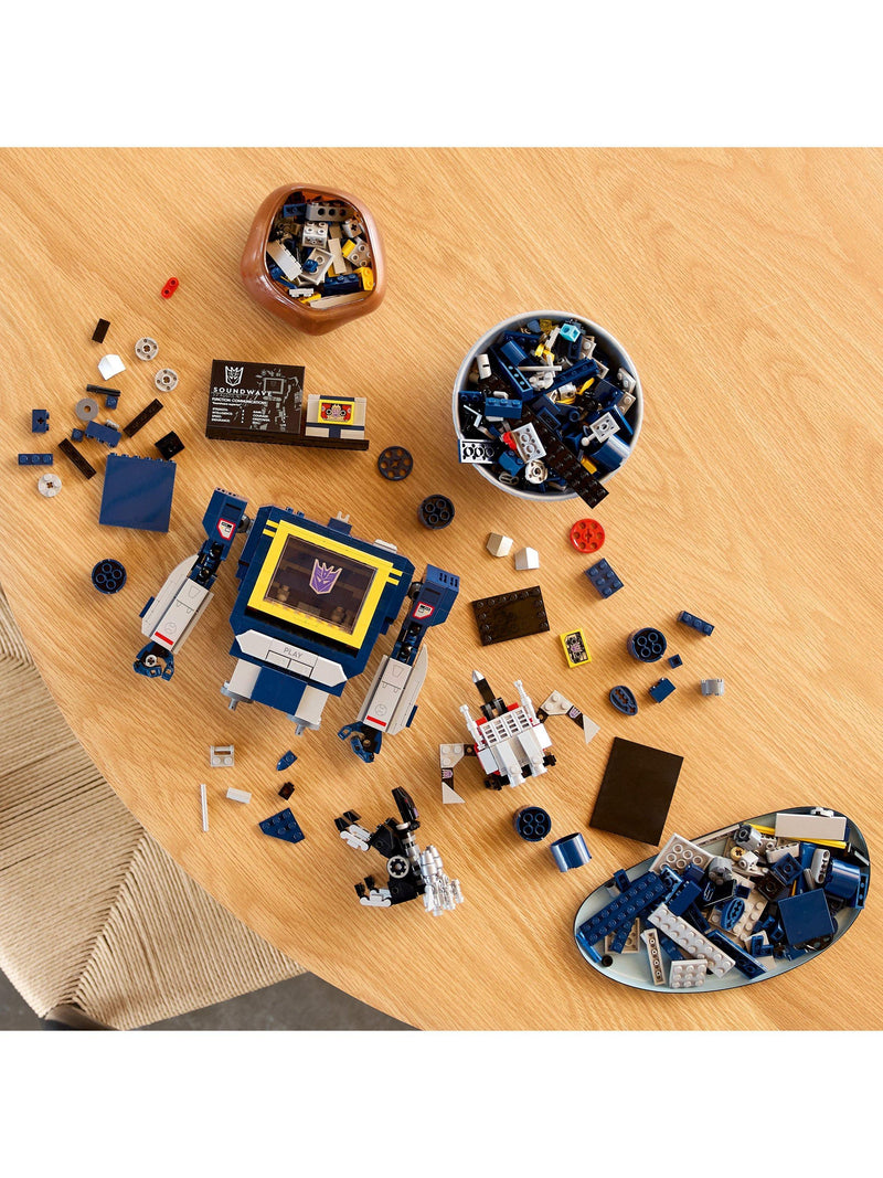 LEGO Icons Transformers Soundwave building set 1505 pieces, imported from the UK