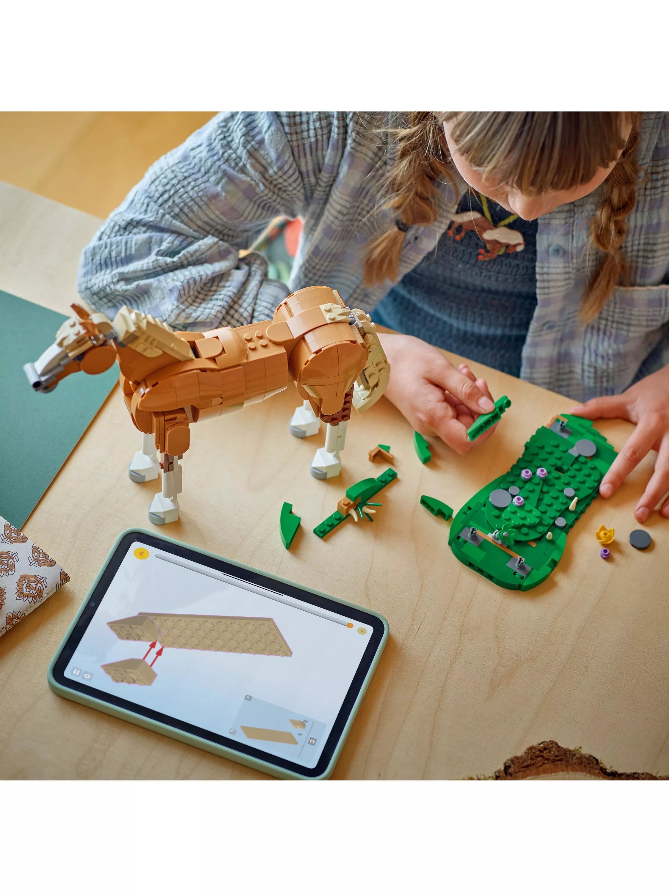 LEGO Creator 3-in-1 Beautiful Horse building set, UK version