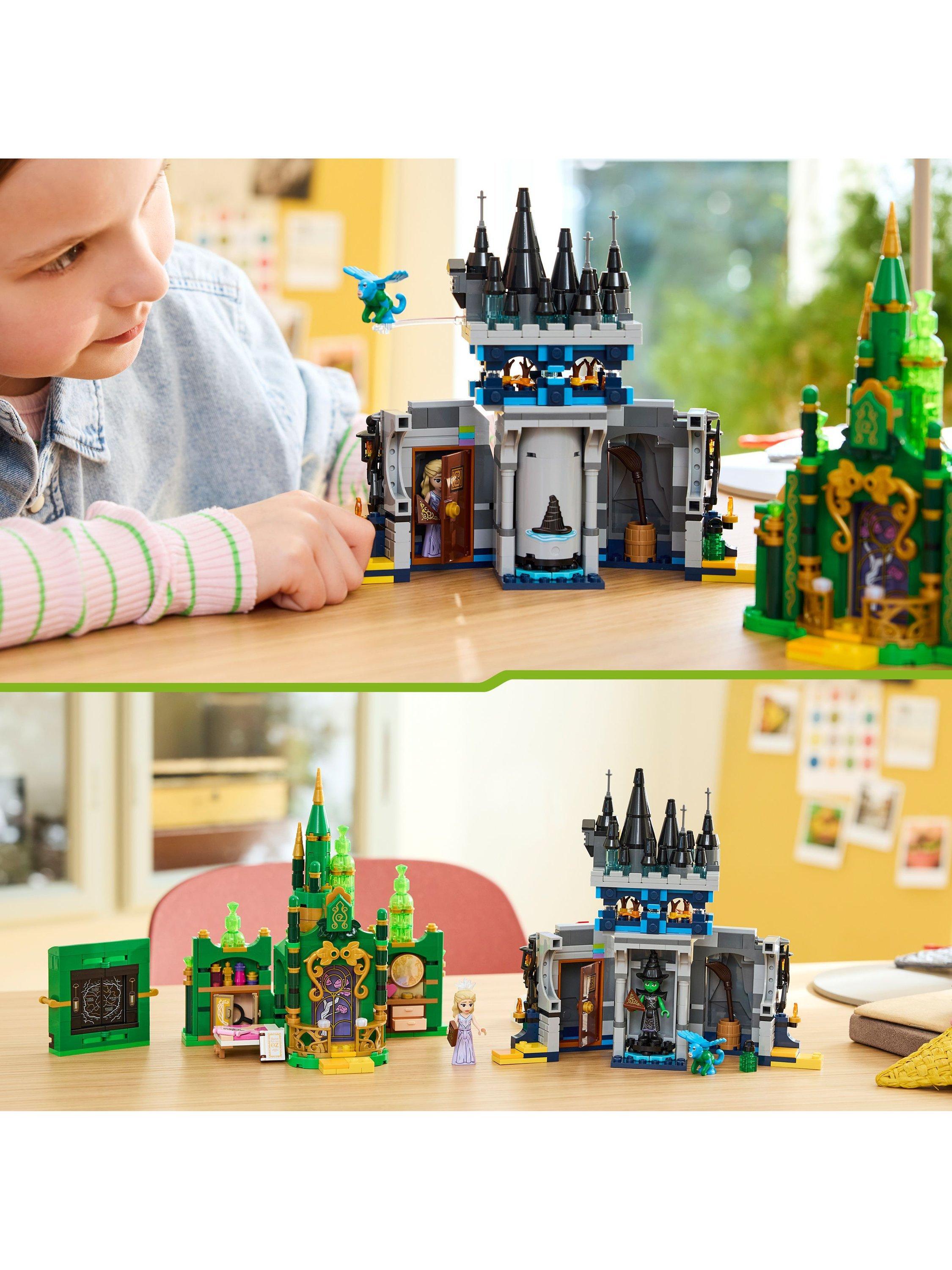 LEGO Wicked castle set 75689 860 pieces (British brand)