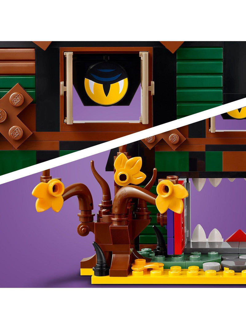 LEGO Halloween Barn construction set 40721, UK version